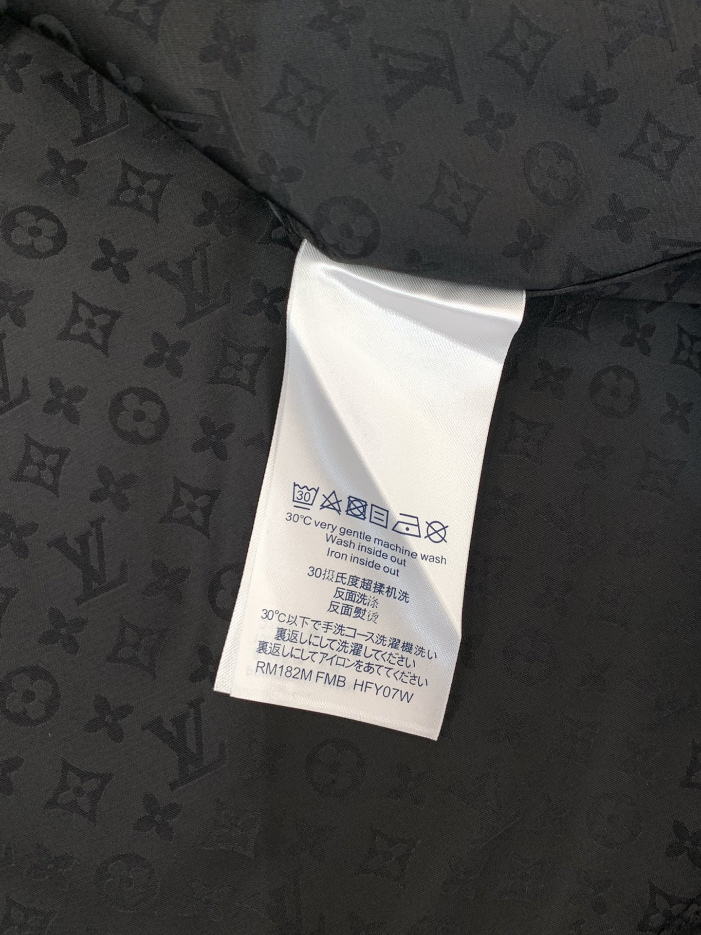 ，LouisVuitton 路易威登，2025秋季最新款，专柜同步有售，原单狠货，时尚休闲长袖衬衫，上身