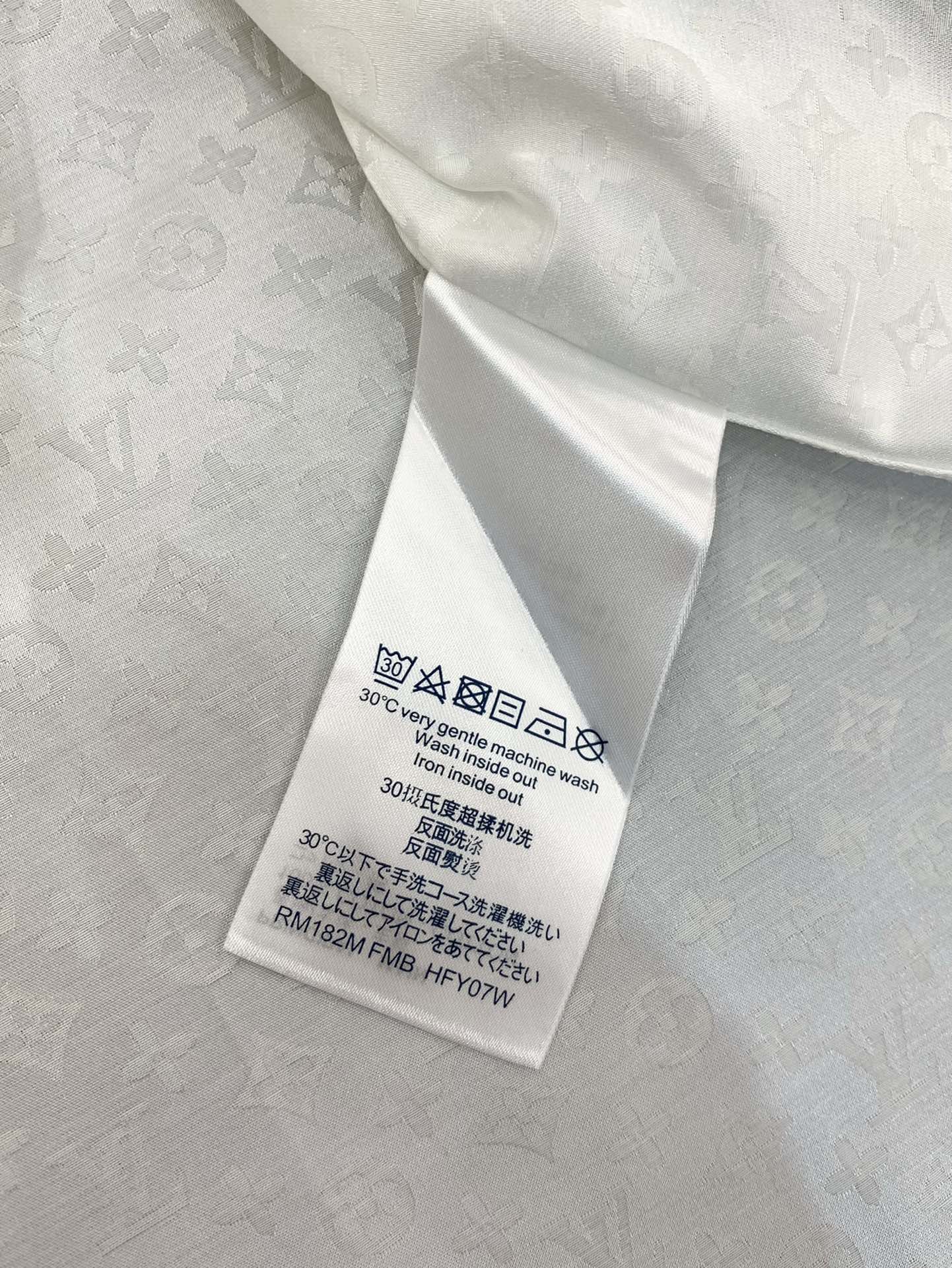 ，LouisVuitton 路易威登，2025秋季最新款，专柜同步有售，原单狠货，时尚休闲长袖衬衫，上身