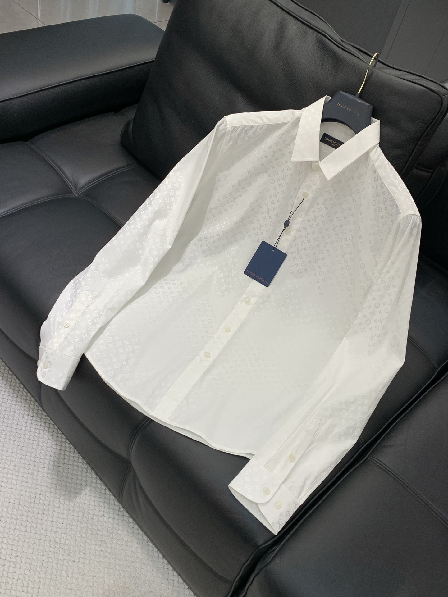 ，LouisVuitton 路易威登，2025秋季最新款，专柜同步有售，原单狠货，时尚休闲长袖衬衫，上身