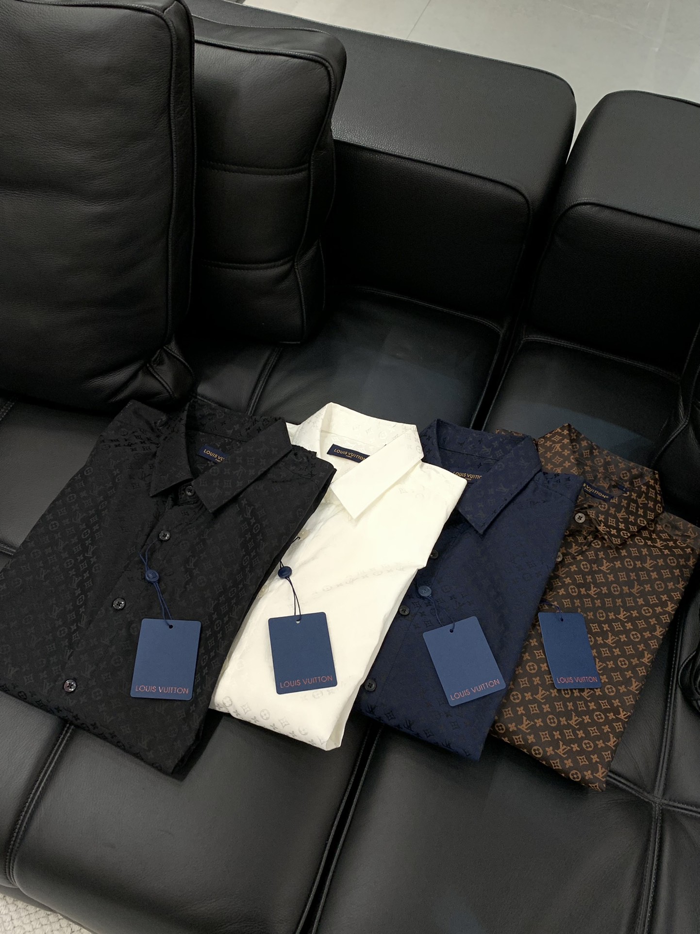 ，LouisVuitton 路易威登，2025秋季最新款，专柜同步有售，原单狠货，时尚休闲长袖衬衫，上身