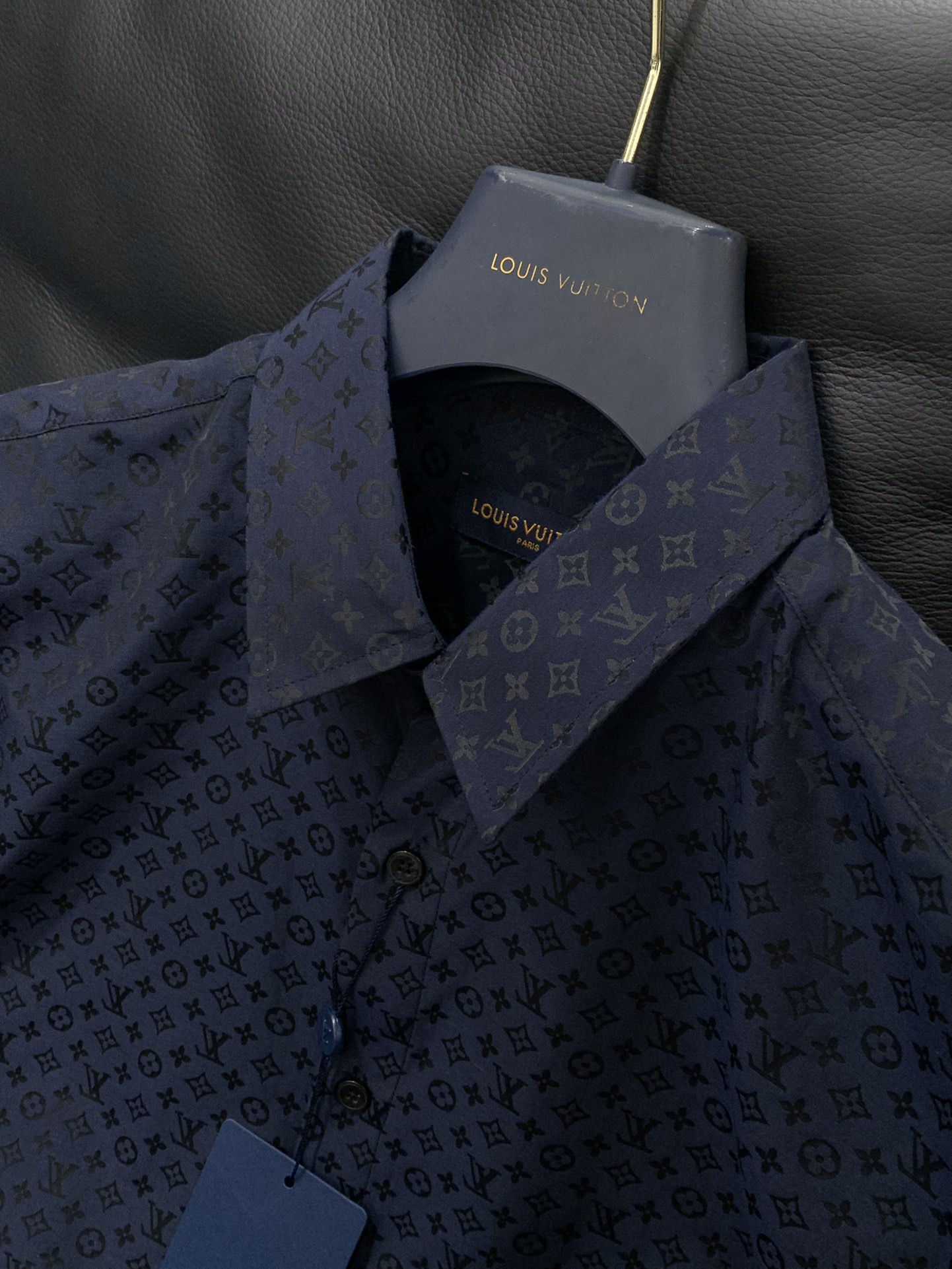 ，LouisVuitton 路易威登，2025秋季最新款，专柜同步有售，原单狠货，时尚休闲长袖衬衫，上身