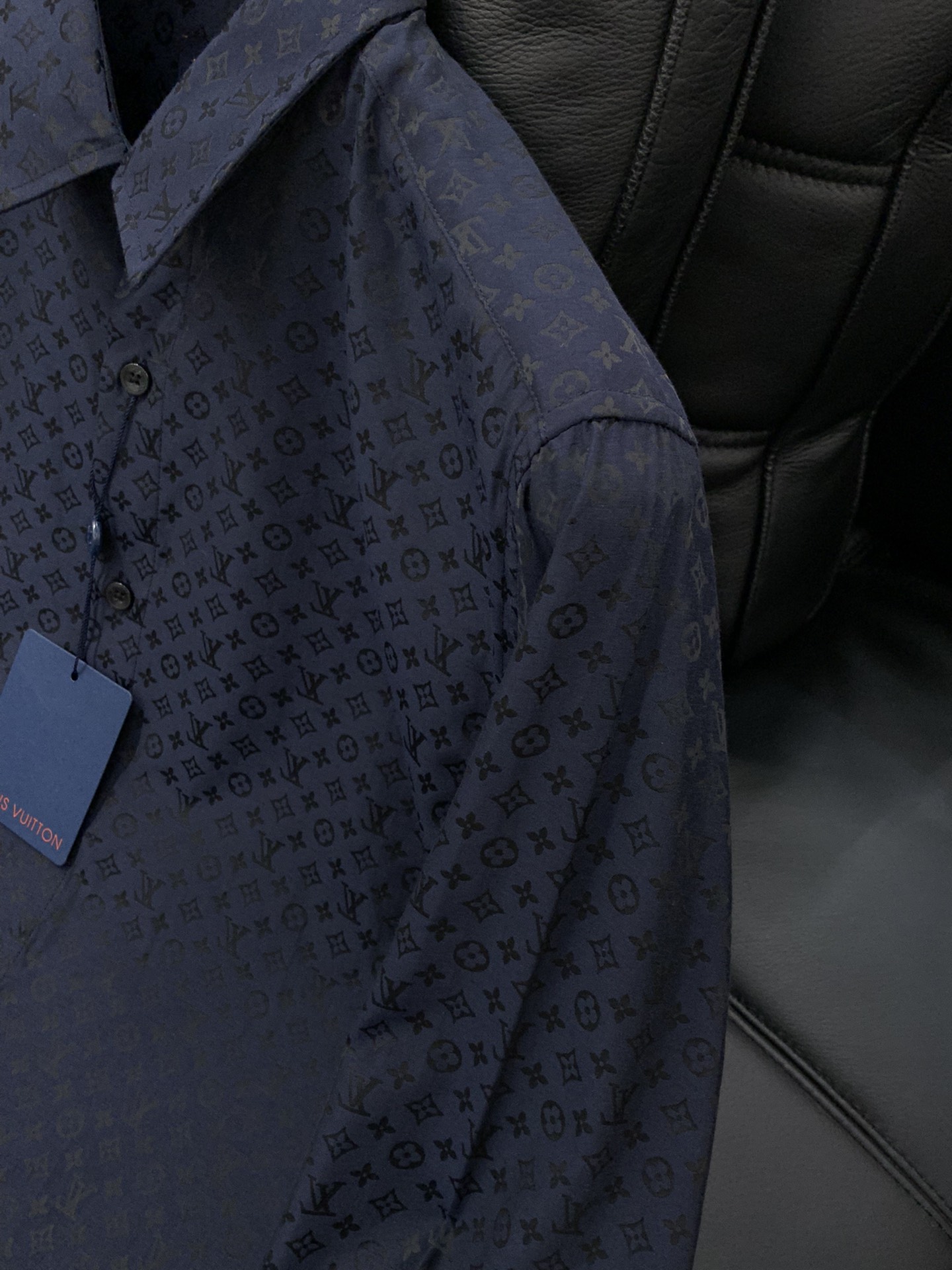 ，LouisVuitton 路易威登，2025秋季最新款，专柜同步有售，原单狠货，时尚休闲长袖衬衫，上身