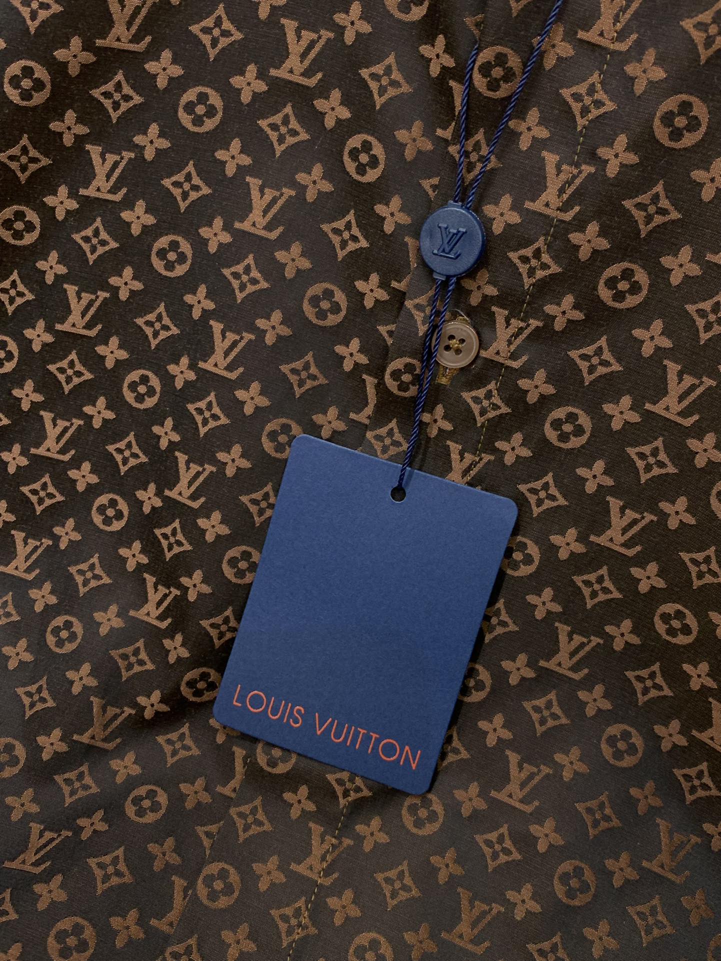 ，LouisVuitton 路易威登，2025秋季最新款，专柜同步有售，原单狠货，时尚休闲长袖衬衫，上身
