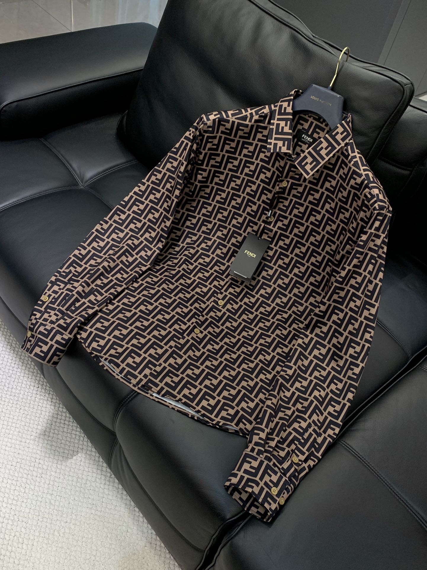 ，FENDI 芬迪，2025秋季最新品，专柜同步有售，原单狠货，时尚休闲长袖衬衫，进口原版面料，顶级印花