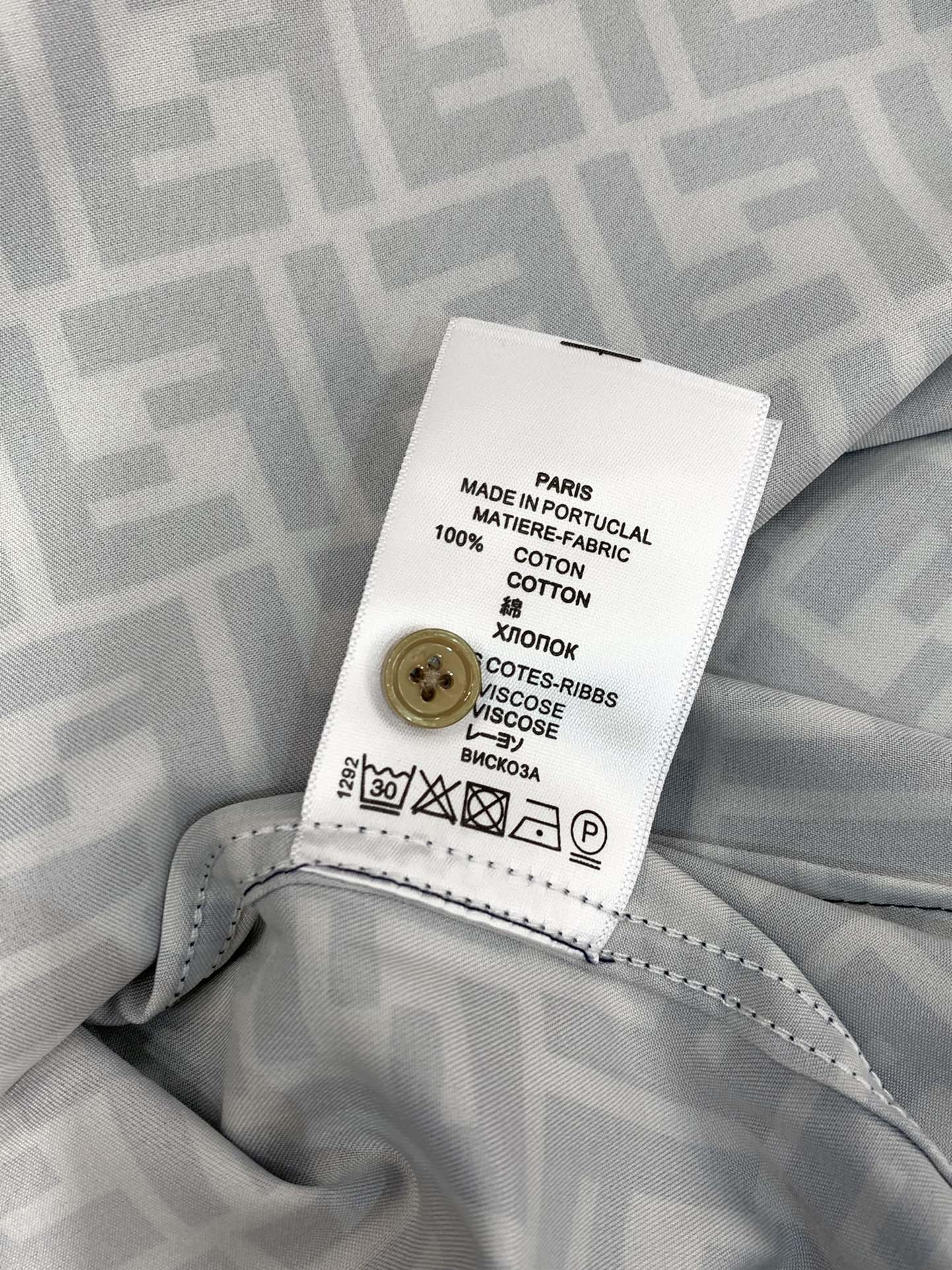 ，FENDI 芬迪，2025秋季最新品，专柜同步有售，原单狠货，时尚休闲长袖衬衫，进口原版面料，顶级印花