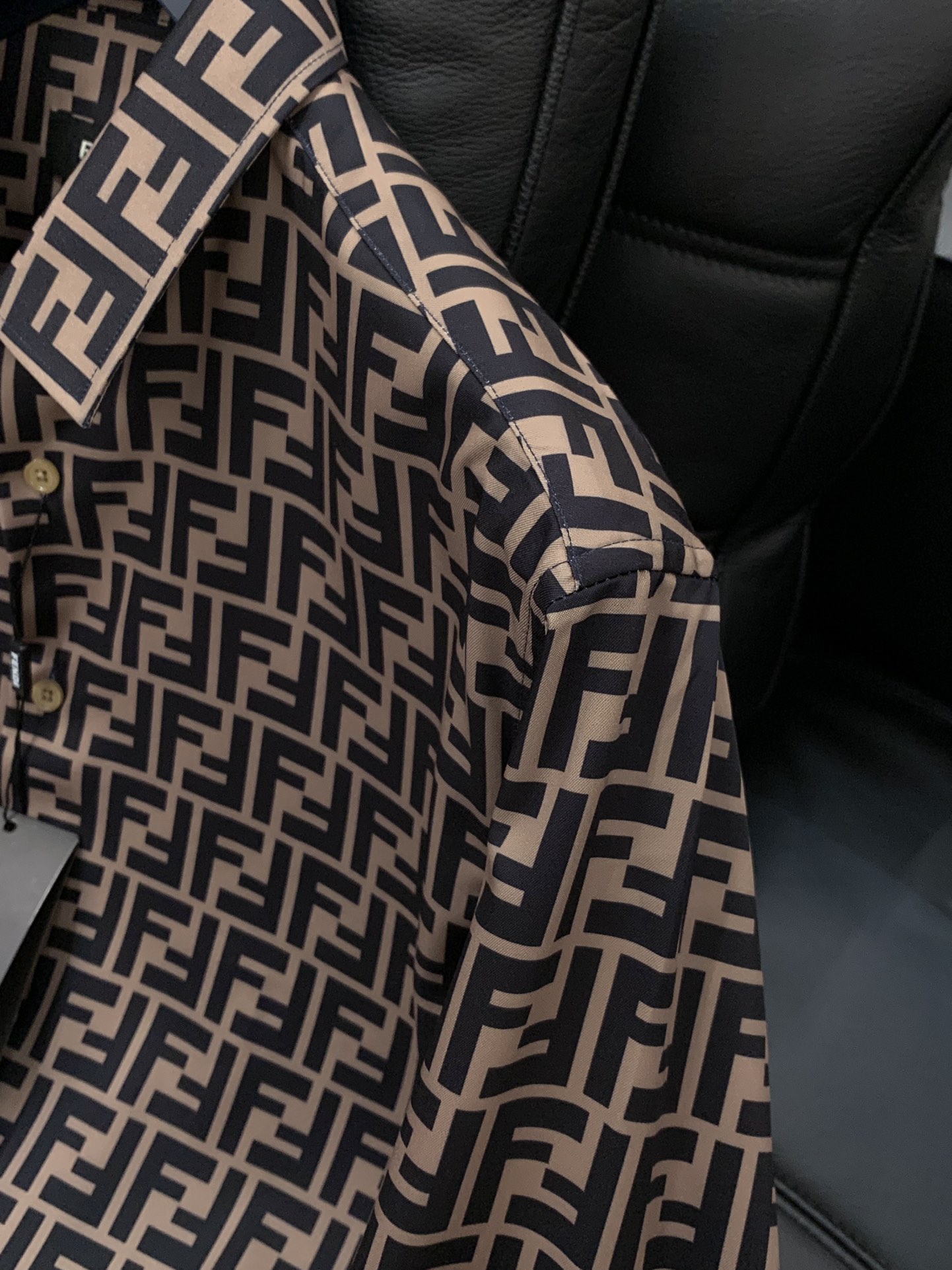 ，FENDI 芬迪，2025秋季最新品，专柜同步有售，原单狠货，时尚休闲长袖衬衫，进口原版面料，顶级印花