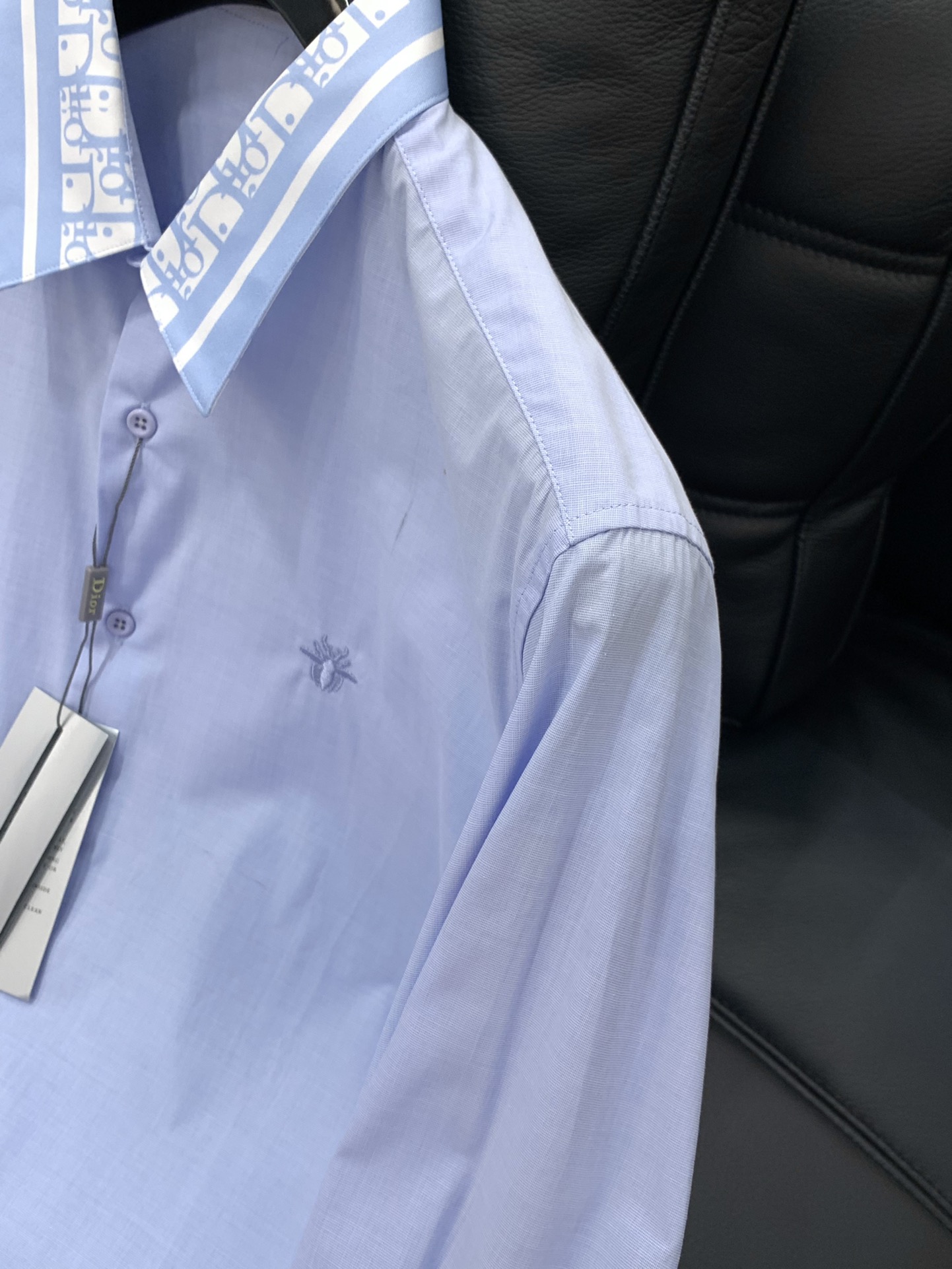 ，Dior 迪奥， 2025秋季新品，专柜同步有售，简约时尚休闲长袖衬衫，原版进口面料，舒适透气，精致刺