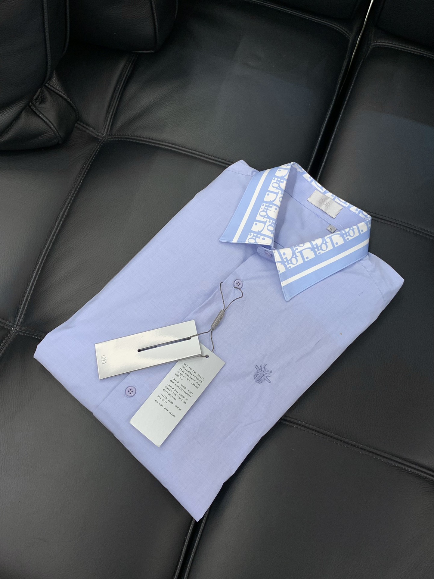 ，Dior 迪奥， 2025秋季新品，专柜同步有售，简约时尚休闲长袖衬衫，原版进口面料，舒适透气，精致刺