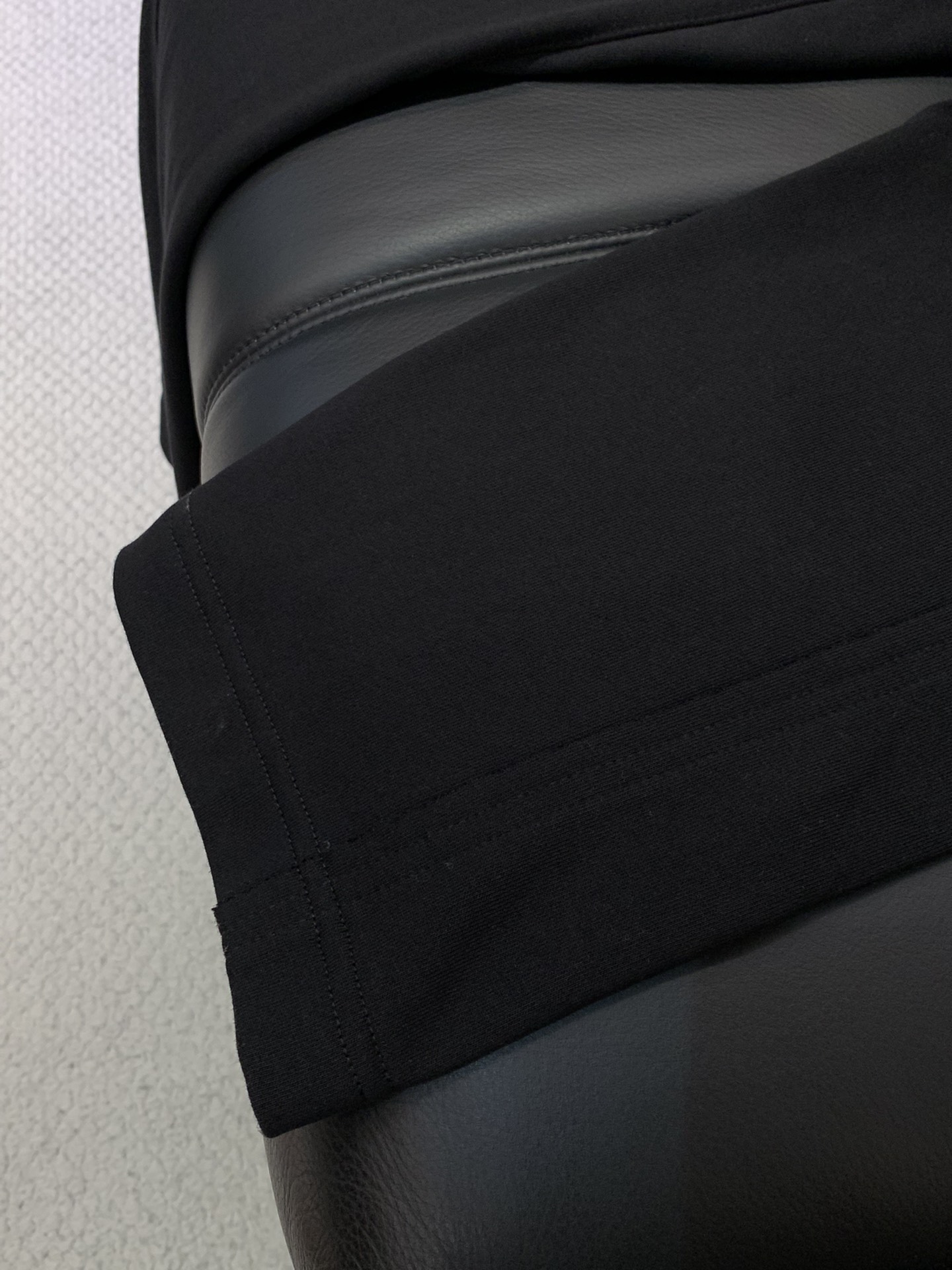 ，Balenciaga 巴黎世家，2025秋季最新品，专柜同步有售，原单狠货，时尚休闲裤，进口原版水洗弹