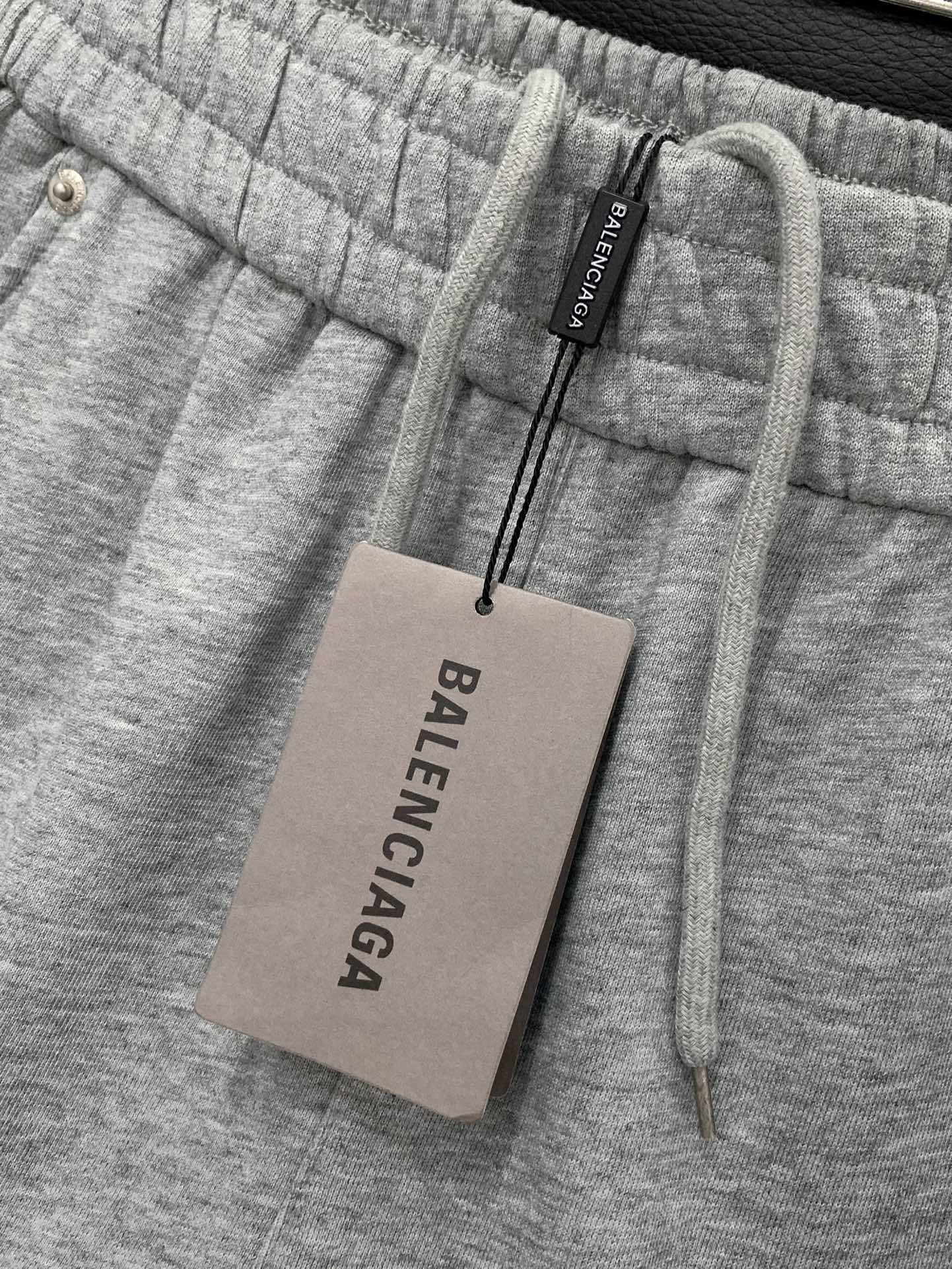 ，Balenciaga 巴黎世家，2025秋季最新品，专柜同步有售，原单狠货，时尚休闲裤，进口原版水洗弹