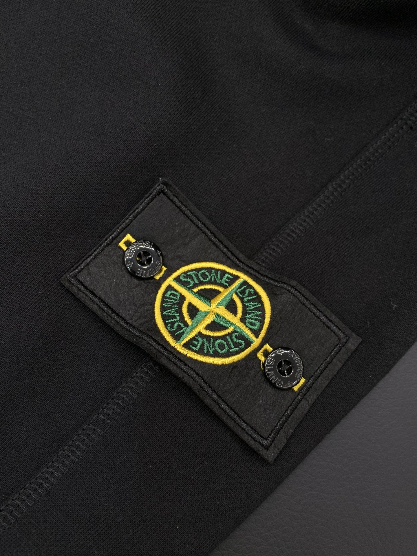 ，Stone Island石头岛，2025秋季最新款，专柜同步有售，原单狠货，爆款时尚休闲裤，进口原版面