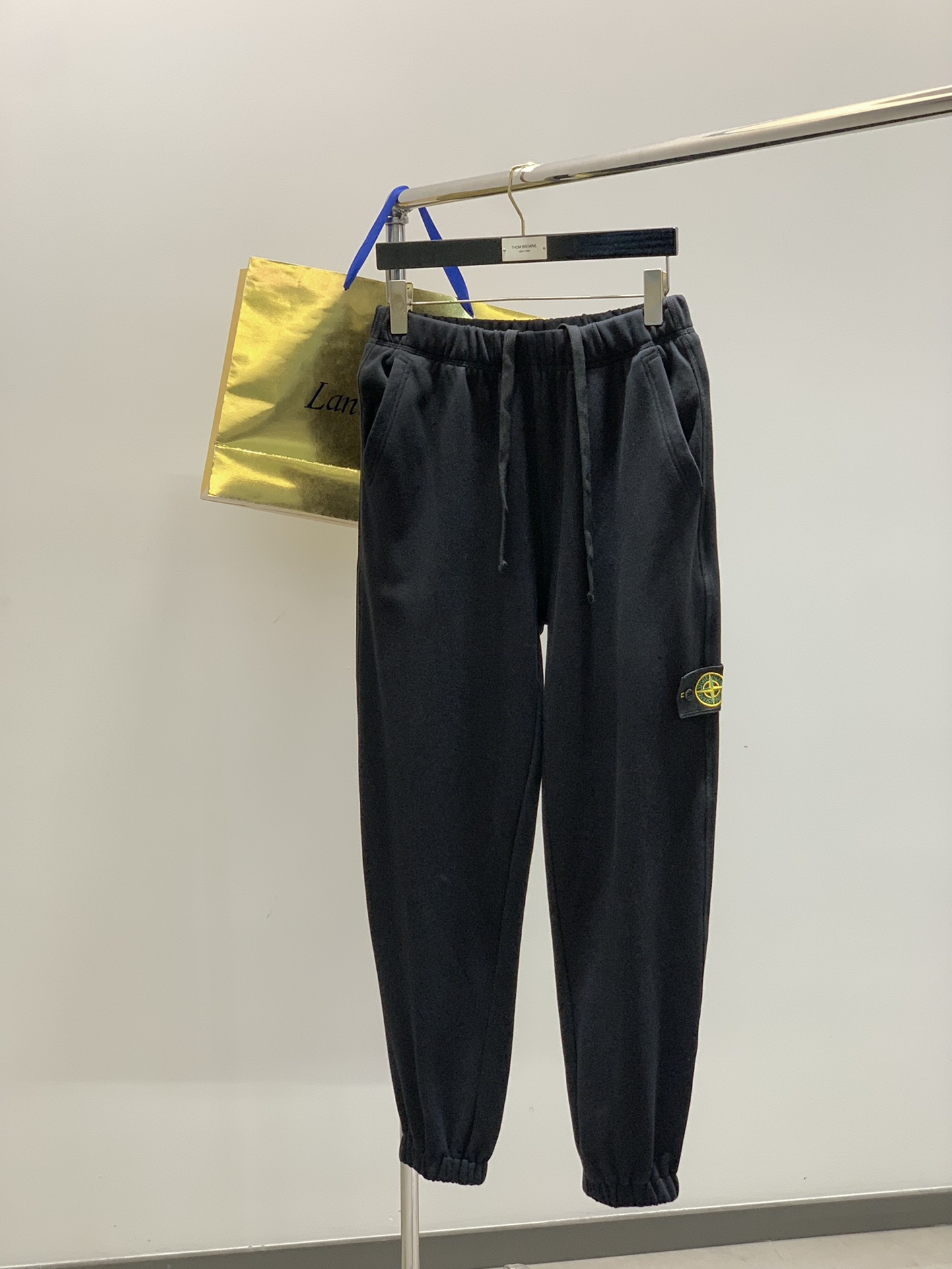 ，Stone Island石头岛，2025秋季最新款，专柜同步有售，原单狠货，爆款时尚休闲裤，进口原版面