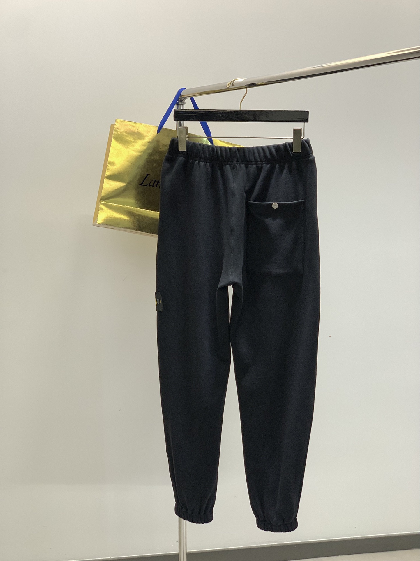 ，Stone Island石头岛，2025秋季最新款，专柜同步有售，原单狠货，爆款时尚休闲裤，进口原版面