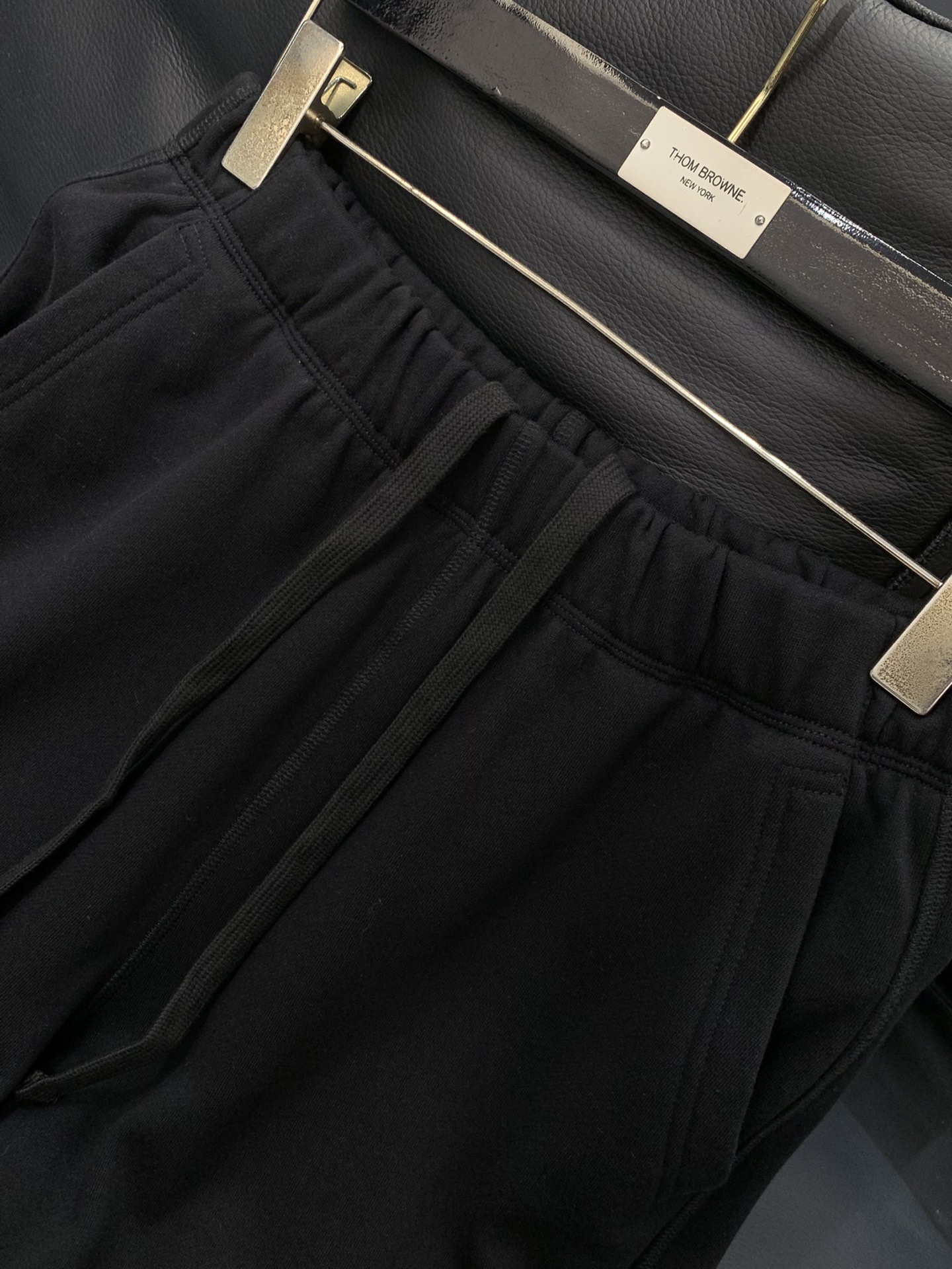 ，Stone Island石头岛，2025秋季最新款，专柜同步有售，原单狠货，爆款时尚休闲裤，进口原版面