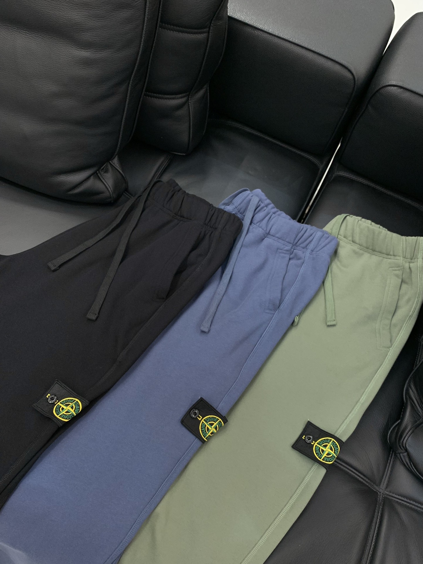 ，Stone Island石头岛，2025秋季最新款，专柜同步有售，原单狠货，爆款时尚休闲裤，进口原版面