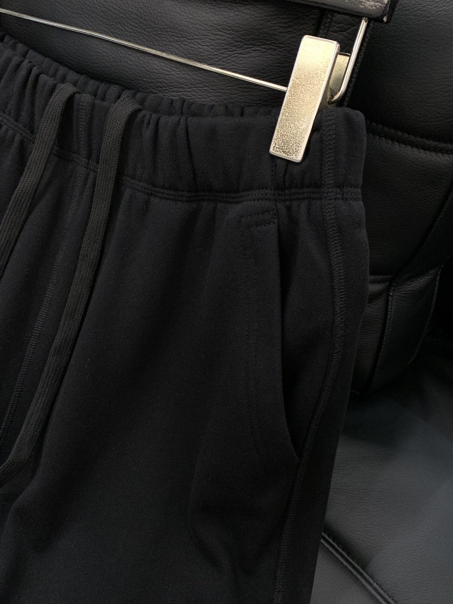 ，Stone Island石头岛，2025秋季最新款，专柜同步有售，原单狠货，爆款时尚休闲裤，进口原版面