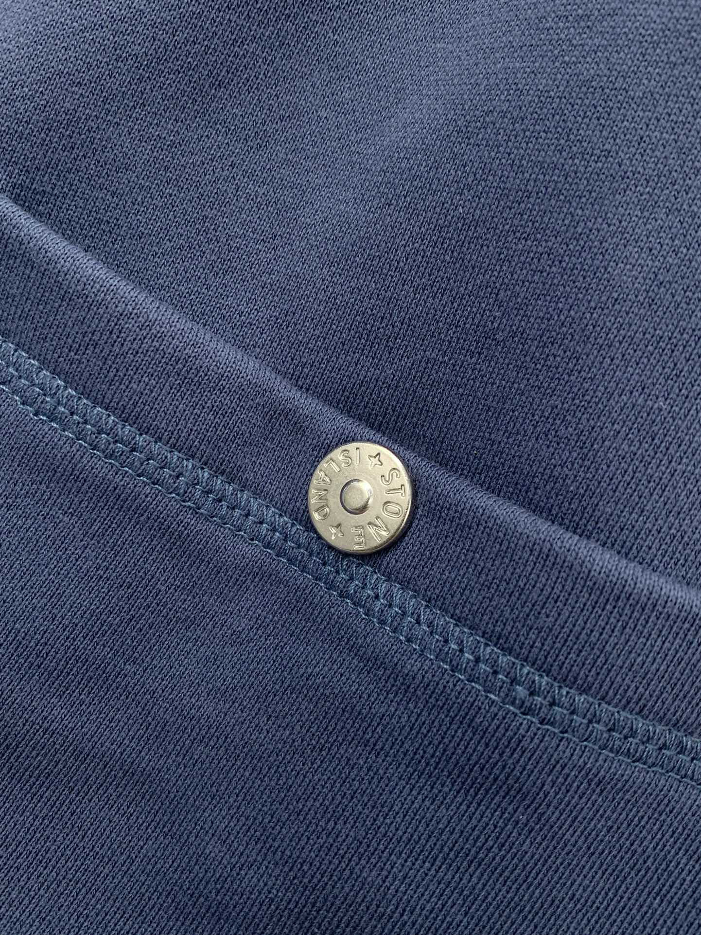 ，Stone Island石头岛，2025秋季最新款，专柜同步有售，原单狠货，爆款时尚休闲裤，进口原版面