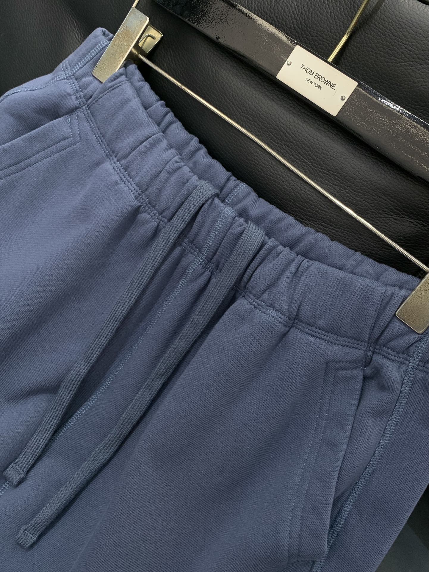 ，Stone Island石头岛，2025秋季最新款，专柜同步有售，原单狠货，爆款时尚休闲裤，进口原版面