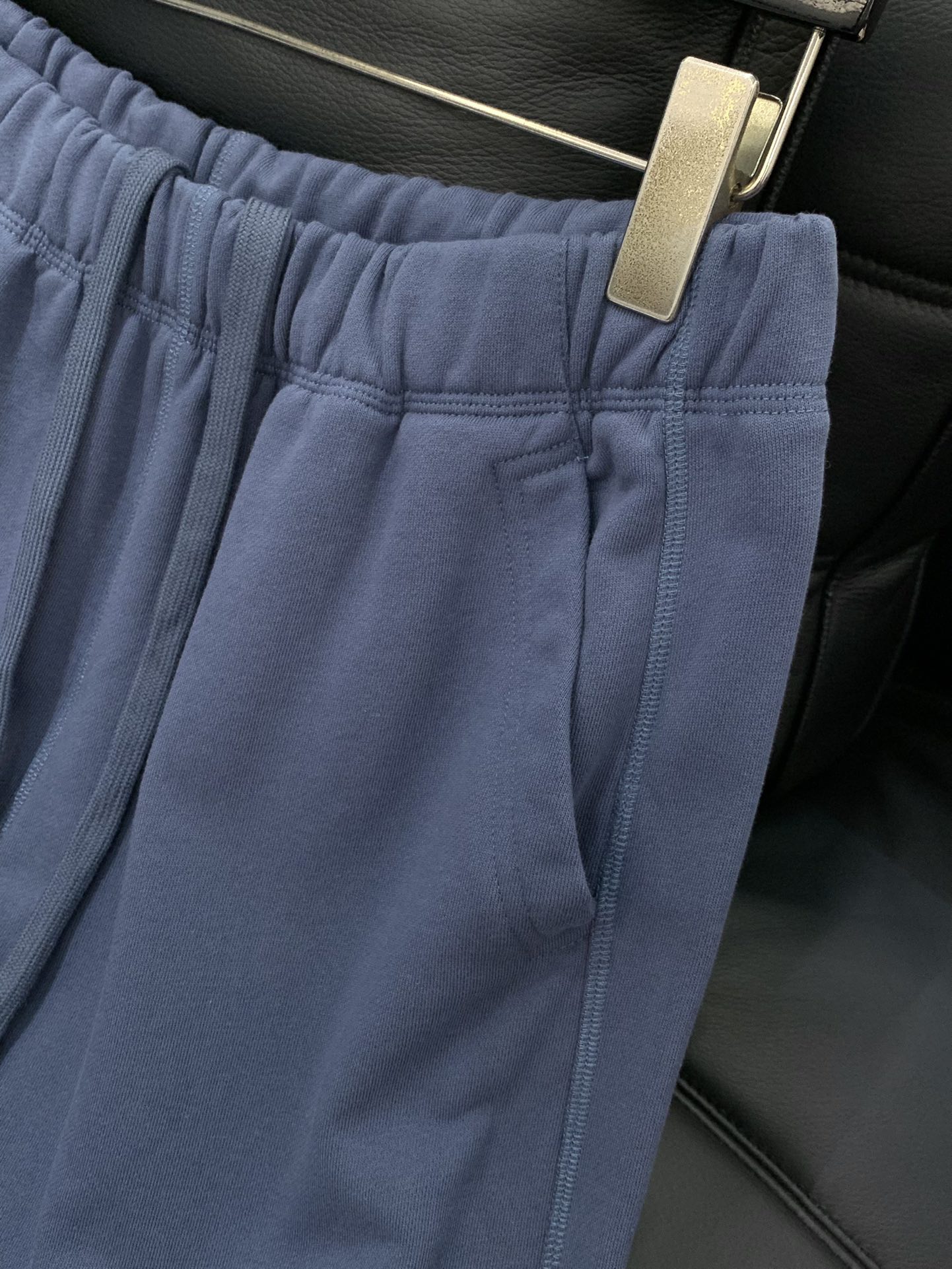 ，Stone Island石头岛，2025秋季最新款，专柜同步有售，原单狠货，爆款时尚休闲裤，进口原版面