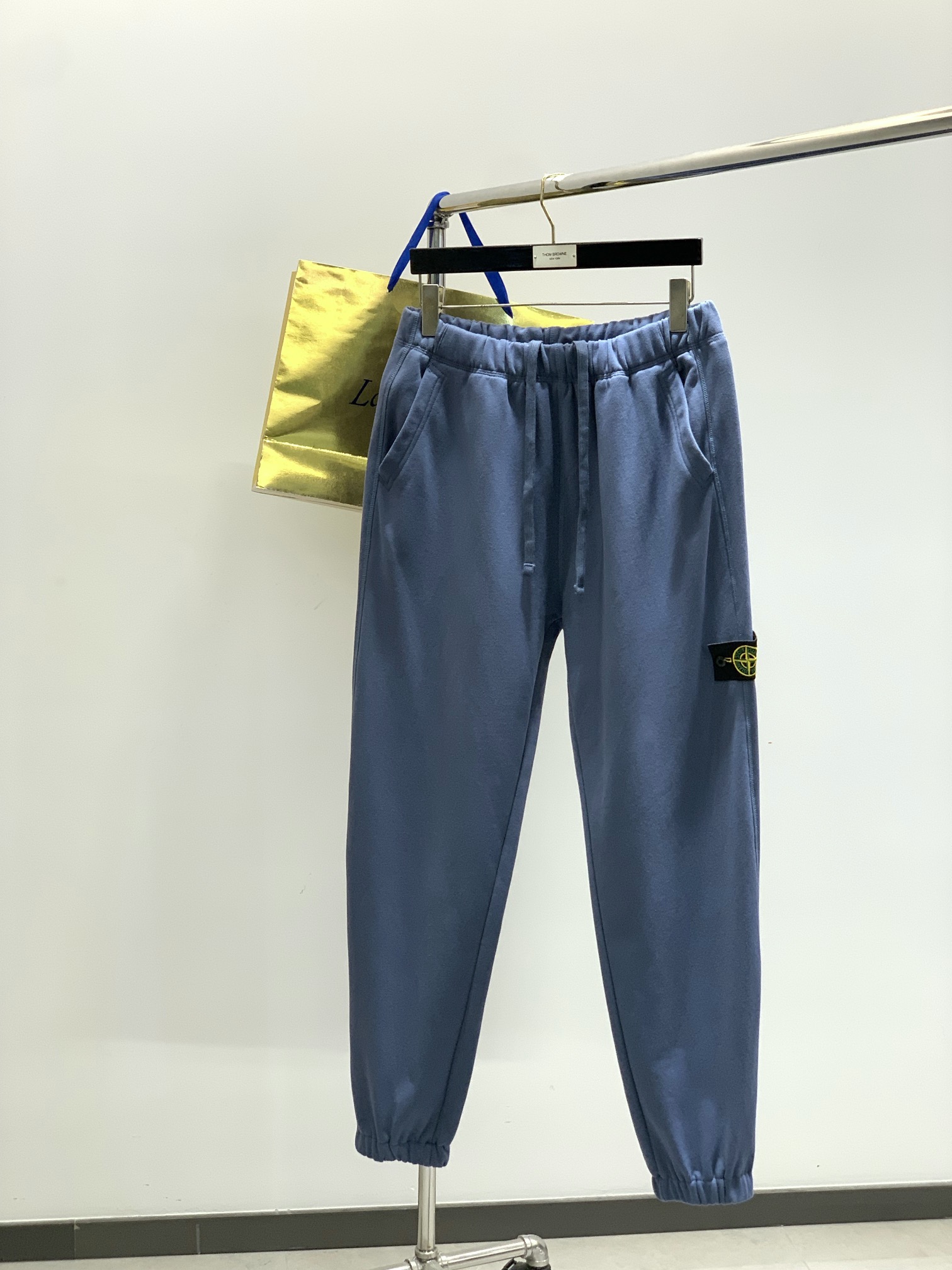 ，Stone Island石头岛，2025秋季最新款，专柜同步有售，原单狠货，爆款时尚休闲裤，进口原版面