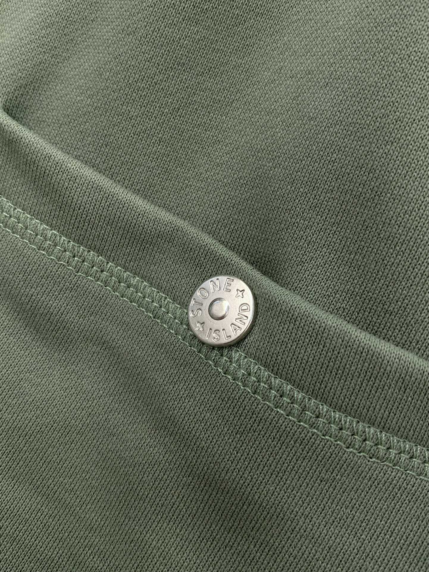 ，Stone Island石头岛，2025秋季最新款，专柜同步有售，原单狠货，爆款时尚休闲裤，进口原版面