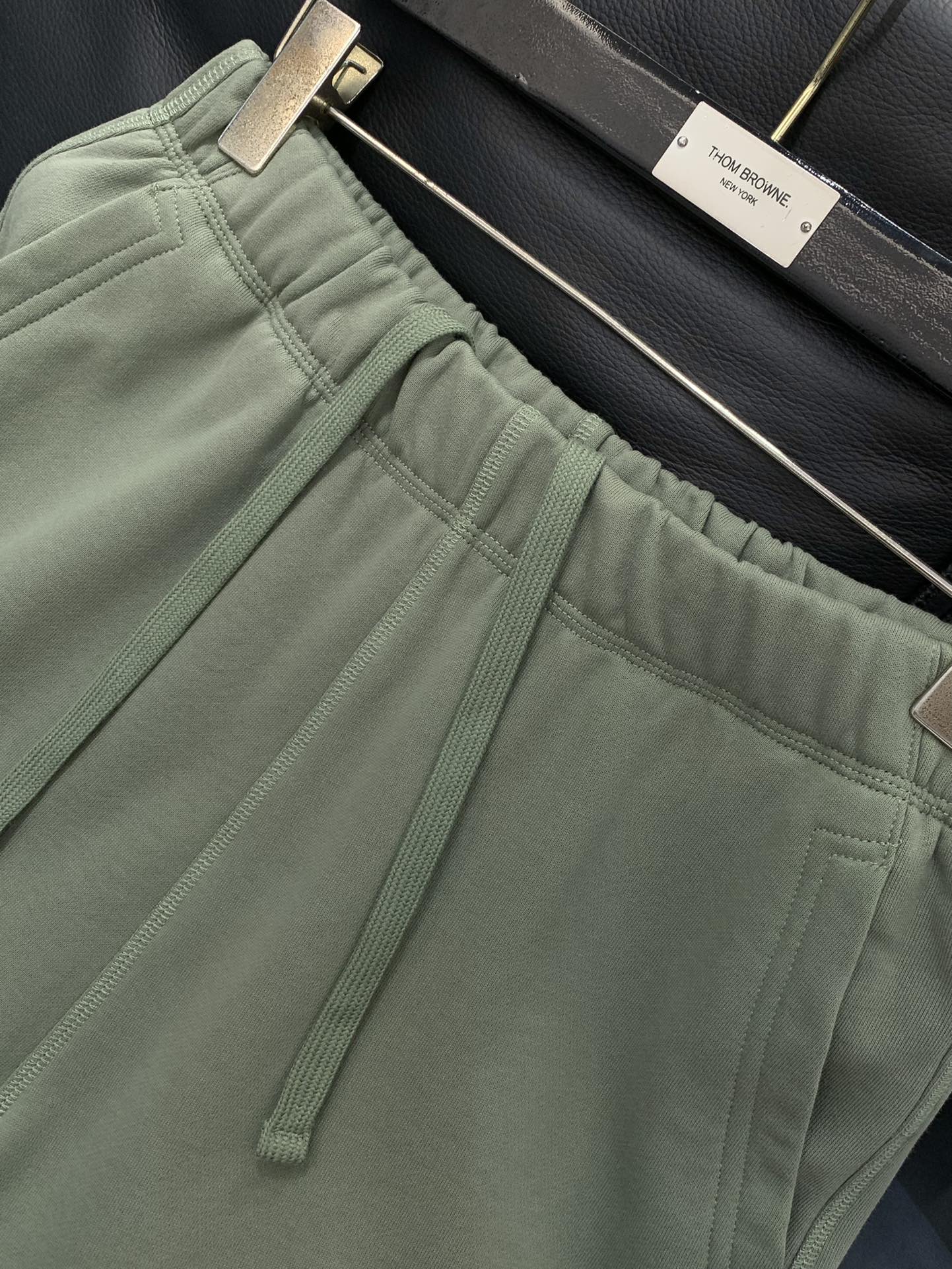 ，Stone Island石头岛，2025秋季最新款，专柜同步有售，原单狠货，爆款时尚休闲裤，进口原版面