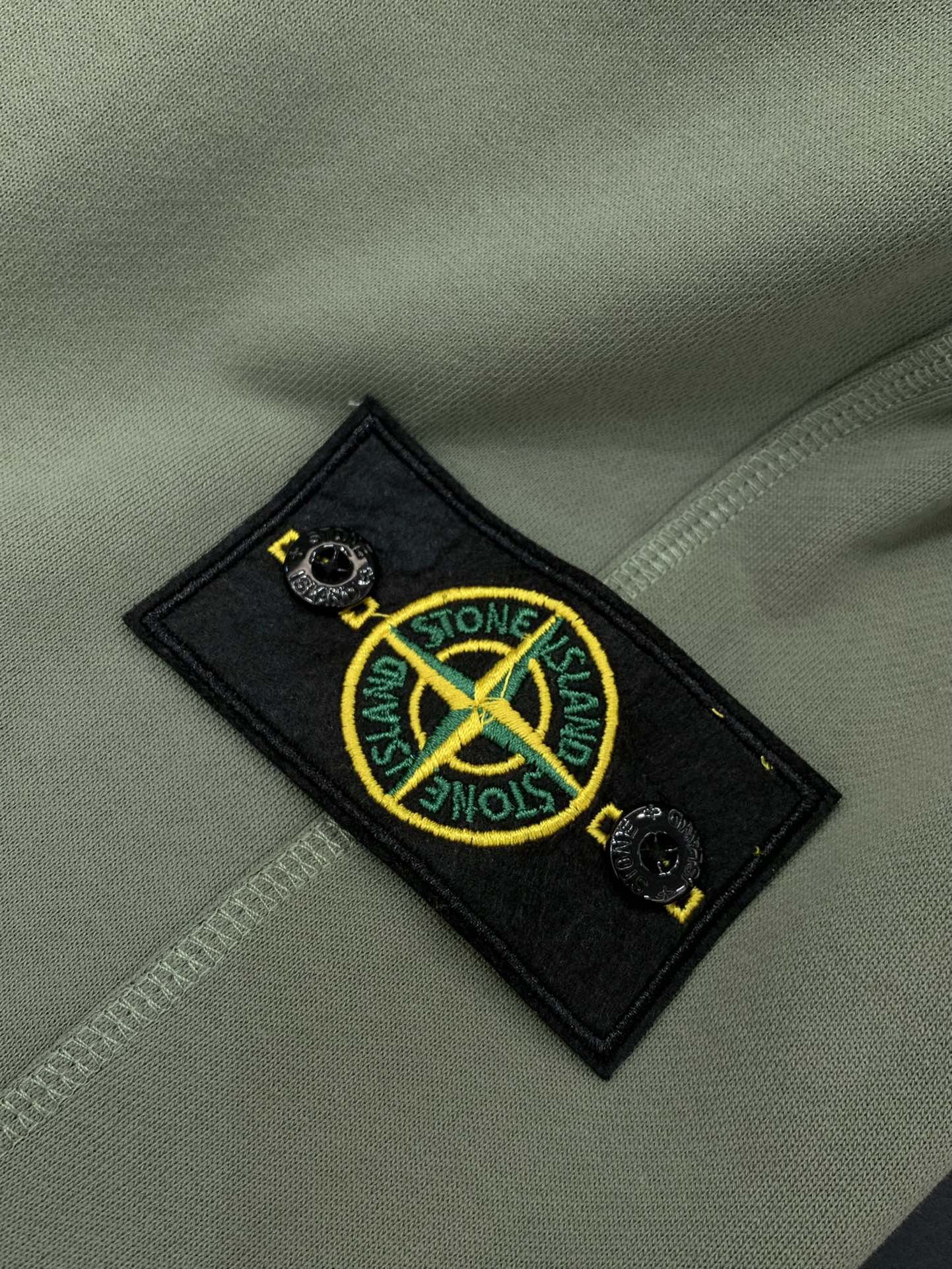 ，Stone Island石头岛，2025秋季最新款，专柜同步有售，原单狠货，爆款时尚休闲裤，进口原版面