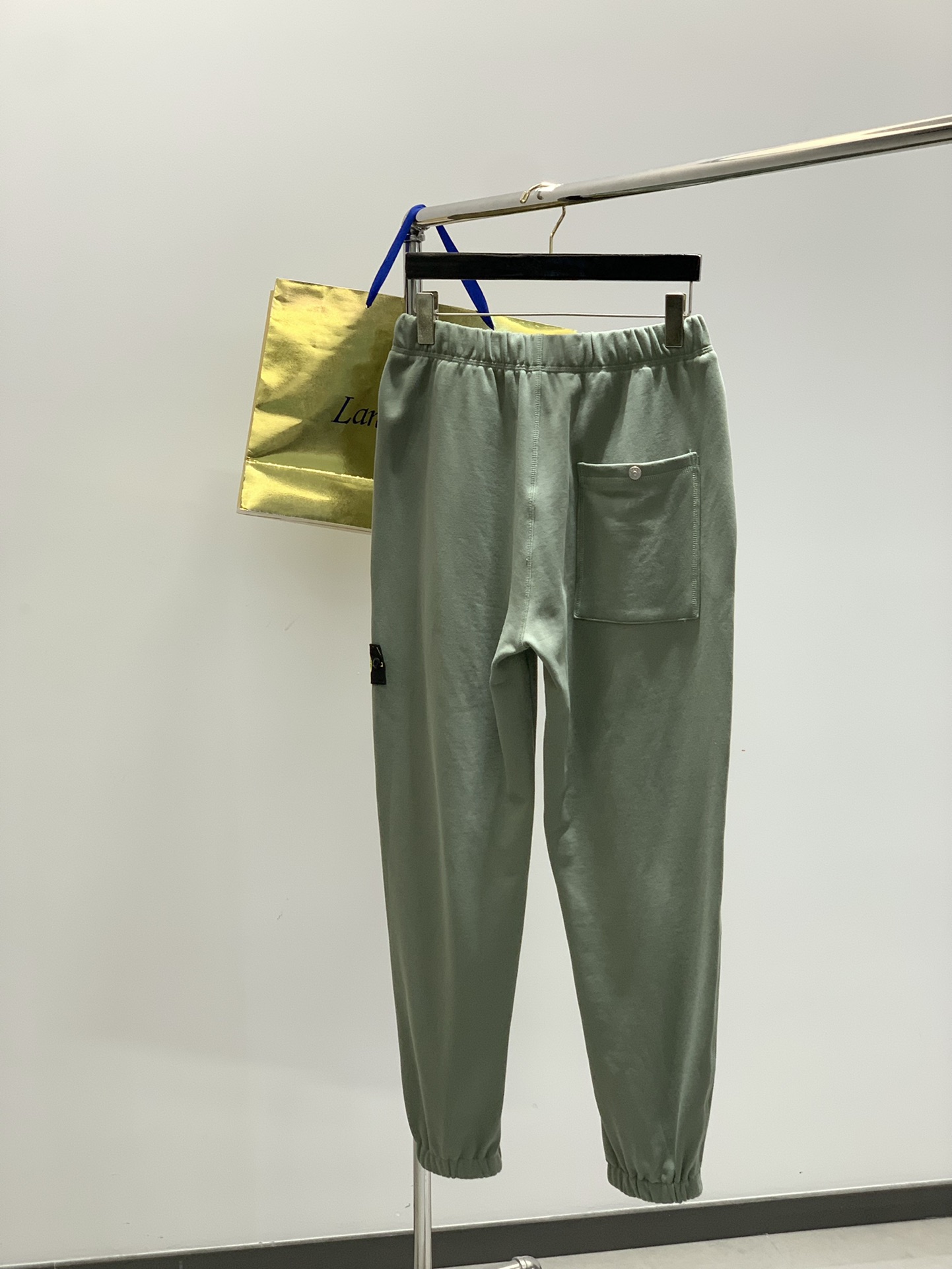 ，Stone Island石头岛，2025秋季最新款，专柜同步有售，原单狠货，爆款时尚休闲裤，进口原版面