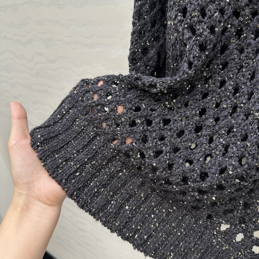 独家首发🍒高端原单品质！行走的高定 BC高智感穿搭！超重工的刺绣闪耀珠片钩花V领毛衣⚠️徳国进口机打造编