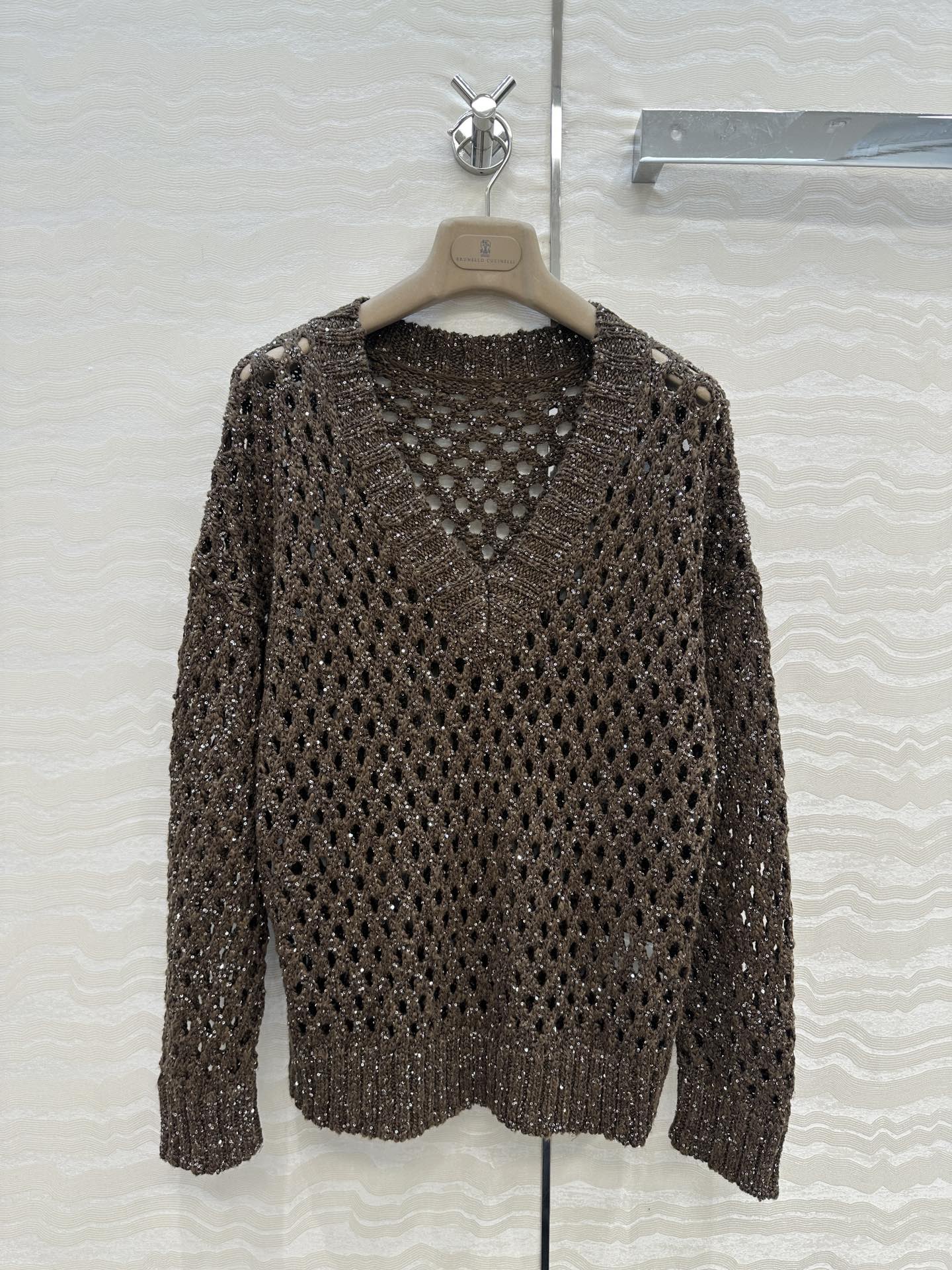 独家首发🍒高端原单品质！行走的高定 BC高智感穿搭！超重工的刺绣闪耀珠片钩花V领毛衣⚠️徳国进口机打造编