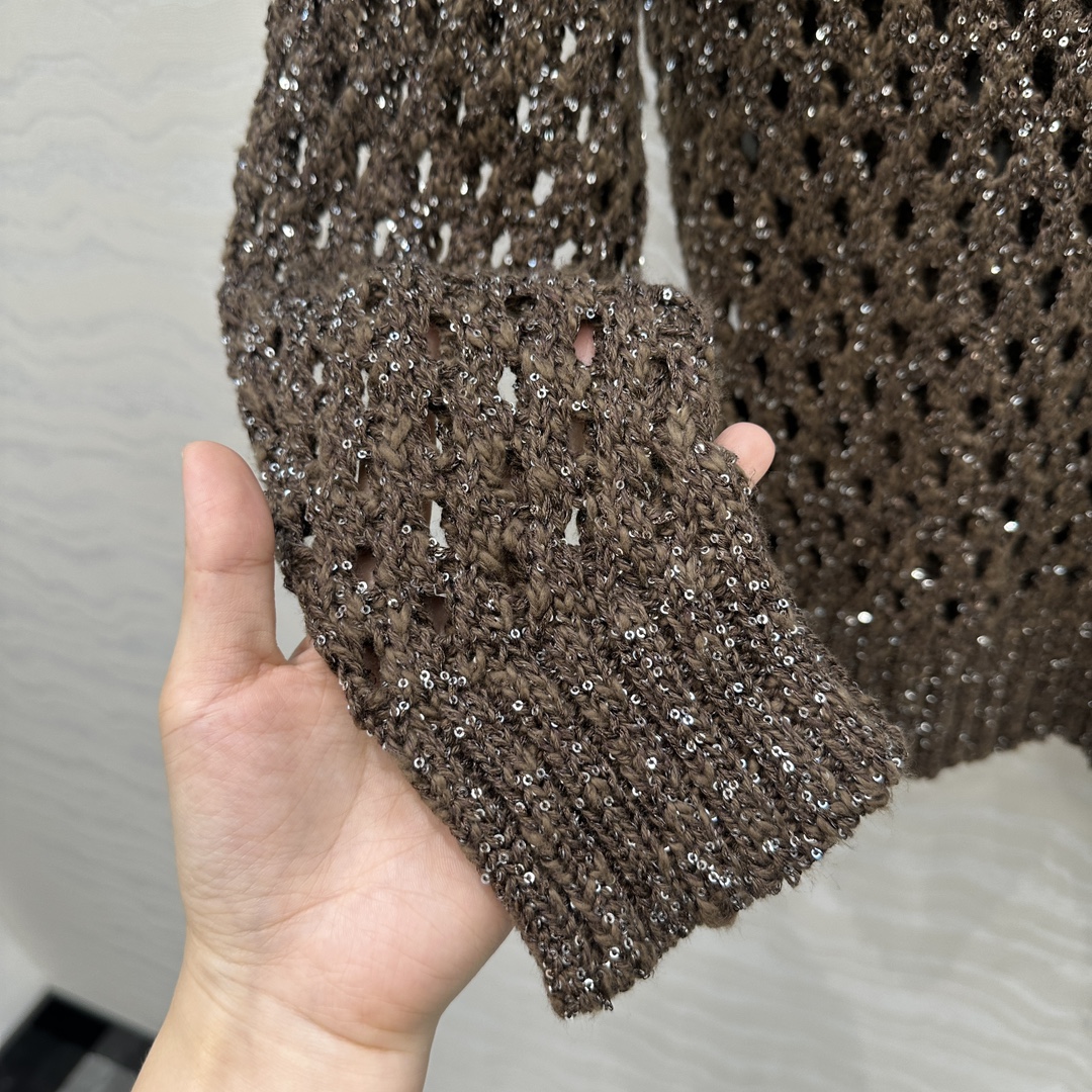 独家首发🍒高端原单品质！行走的高定 BC高智感穿搭！超重工的刺绣闪耀珠片钩花V领毛衣⚠️徳国进口机打造编