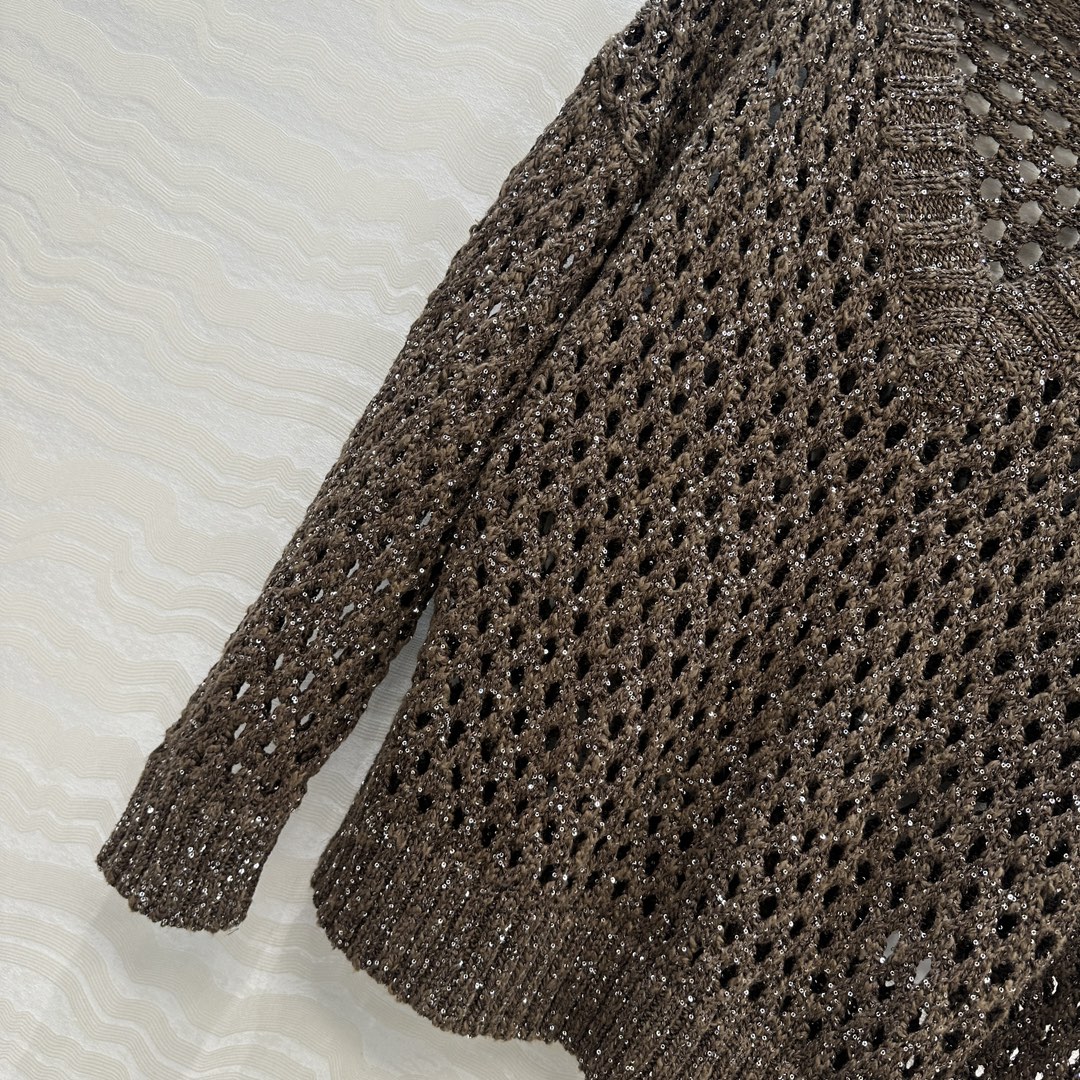 独家首发🍒高端原单品质！行走的高定 BC高智感穿搭！超重工的刺绣闪耀珠片钩花V领毛衣⚠️徳国进口机打造编