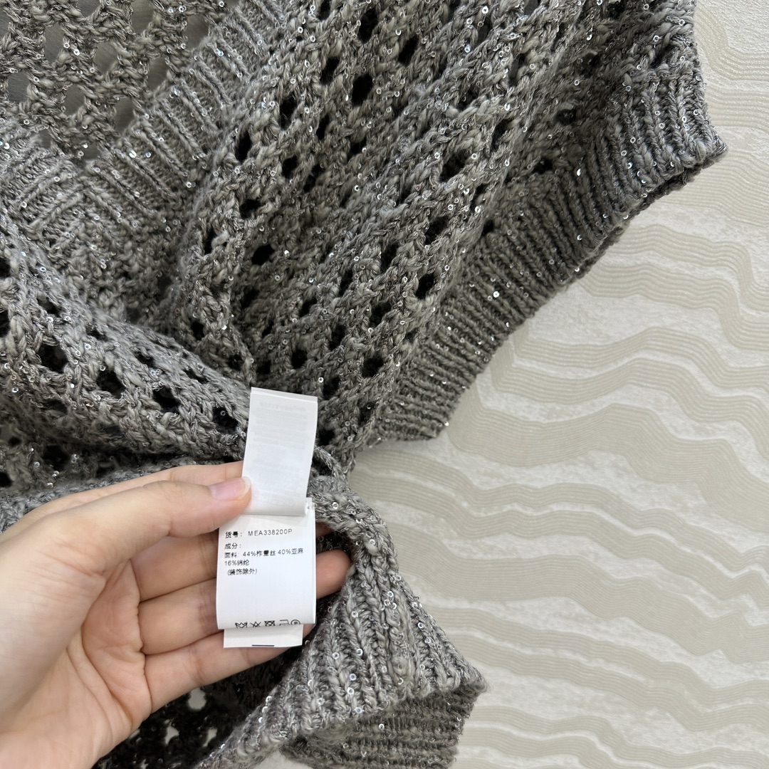 独家首发🍒高端原单品质！行走的高定 BC高智感穿搭！超重工的刺绣珠片钩花V领马甲，叠搭神器⚠️徳国进口机