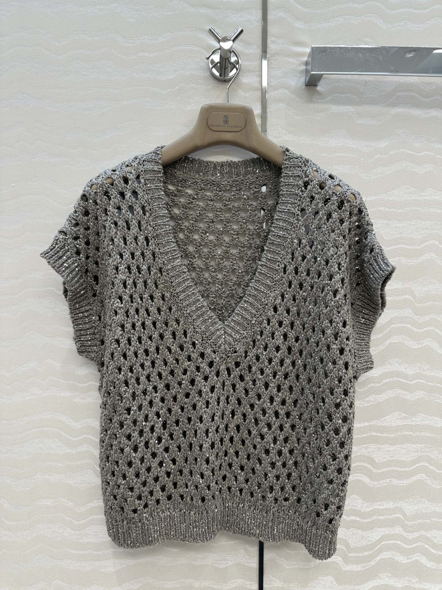 独家首发🍒高端原单品质！行走的高定 BC高智感穿搭！超重工的刺绣珠片钩花V领马甲，叠搭神器⚠️徳国进口机