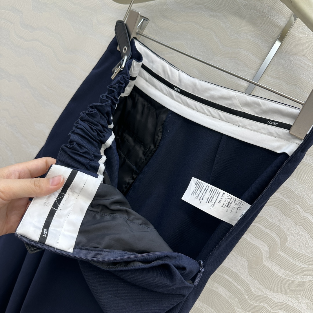 独家首发♥️原单品质！Lw高智感时髦精穿搭！干练帅气直筒西裤！松紧收褶皮扣设计立裁中高腰修直西装裤！实穿