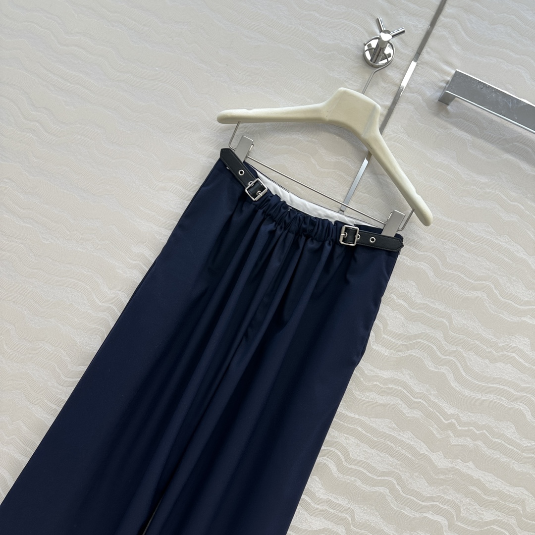 独家首发♥️原单品质！Lw高智感时髦精穿搭！干练帅气直筒西裤！松紧收褶皮扣设计立裁中高腰修直西装裤！实穿