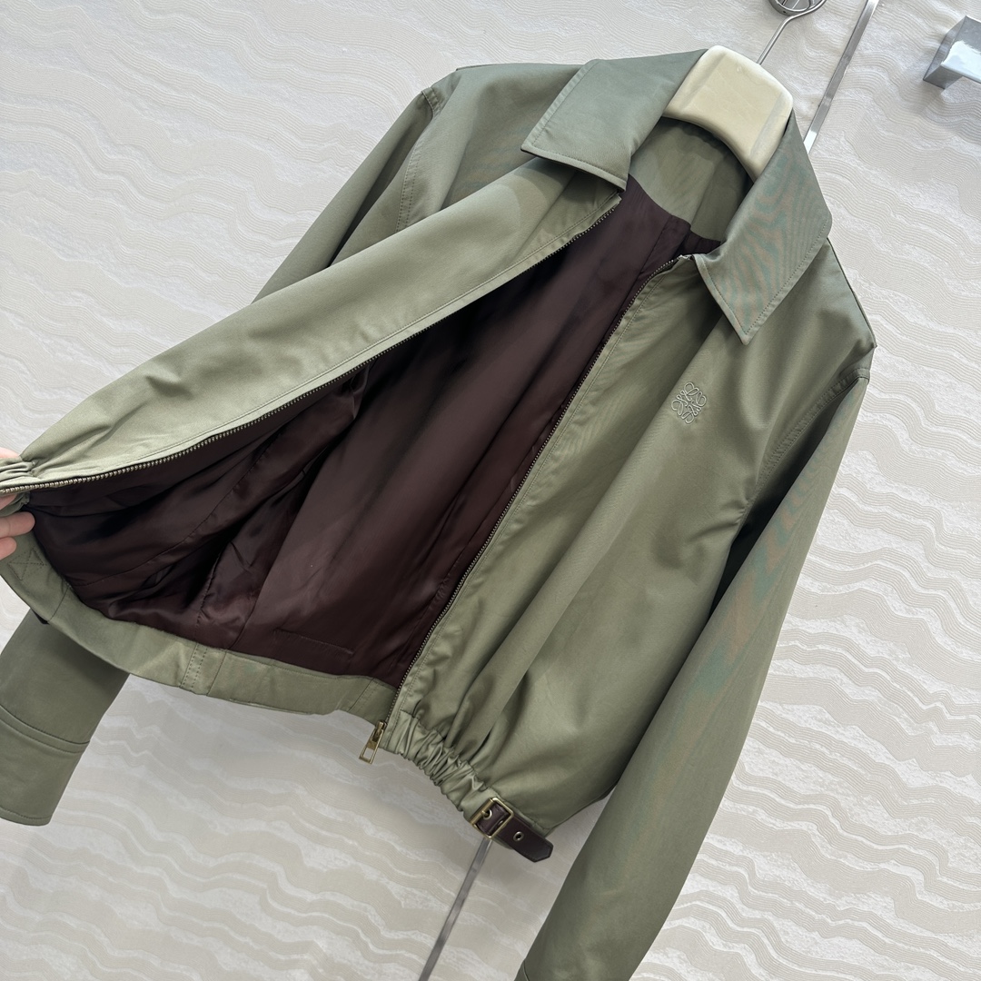 独家首发❤️爆单推荐，Lw时髦精穿搭！老干部夹克外套！拼接100%羊皮包边，摩登时髦收褶下摆皮扣设计！进