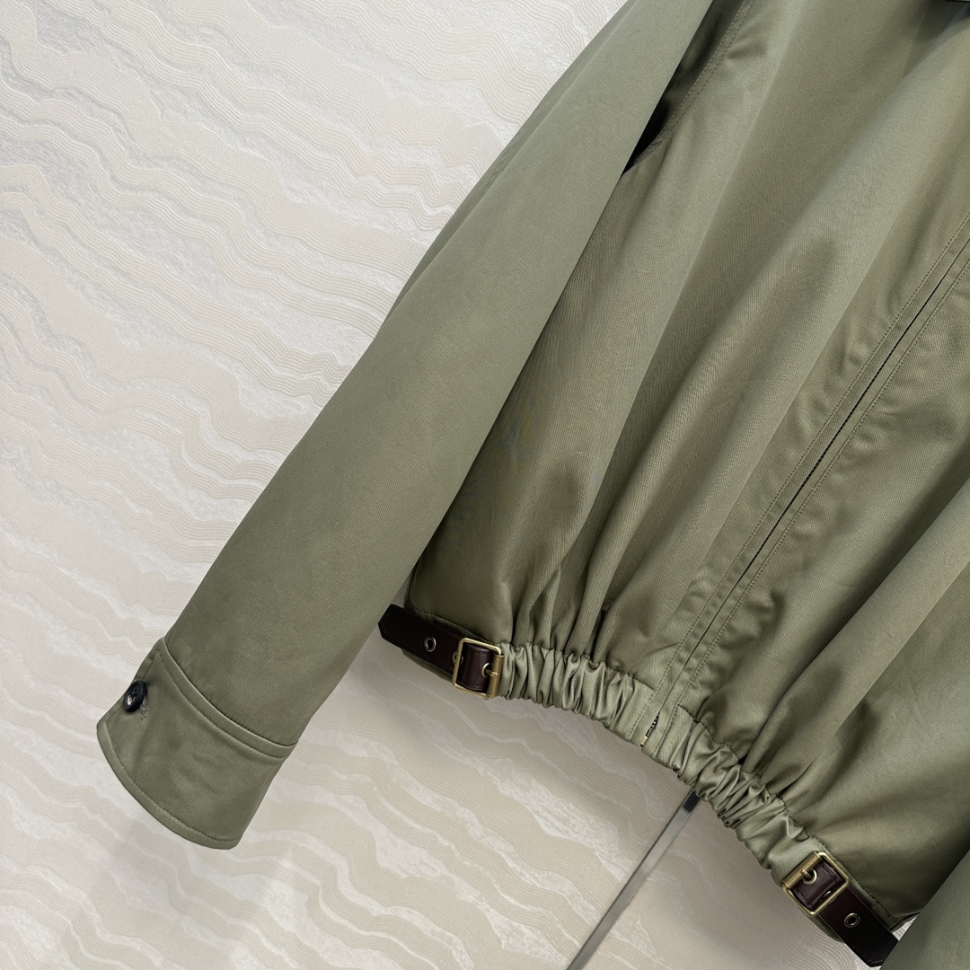 独家首发❤️爆单推荐，Lw时髦精穿搭！老干部夹克外套！拼接100%羊皮包边，摩登时髦收褶下摆皮扣设计！进