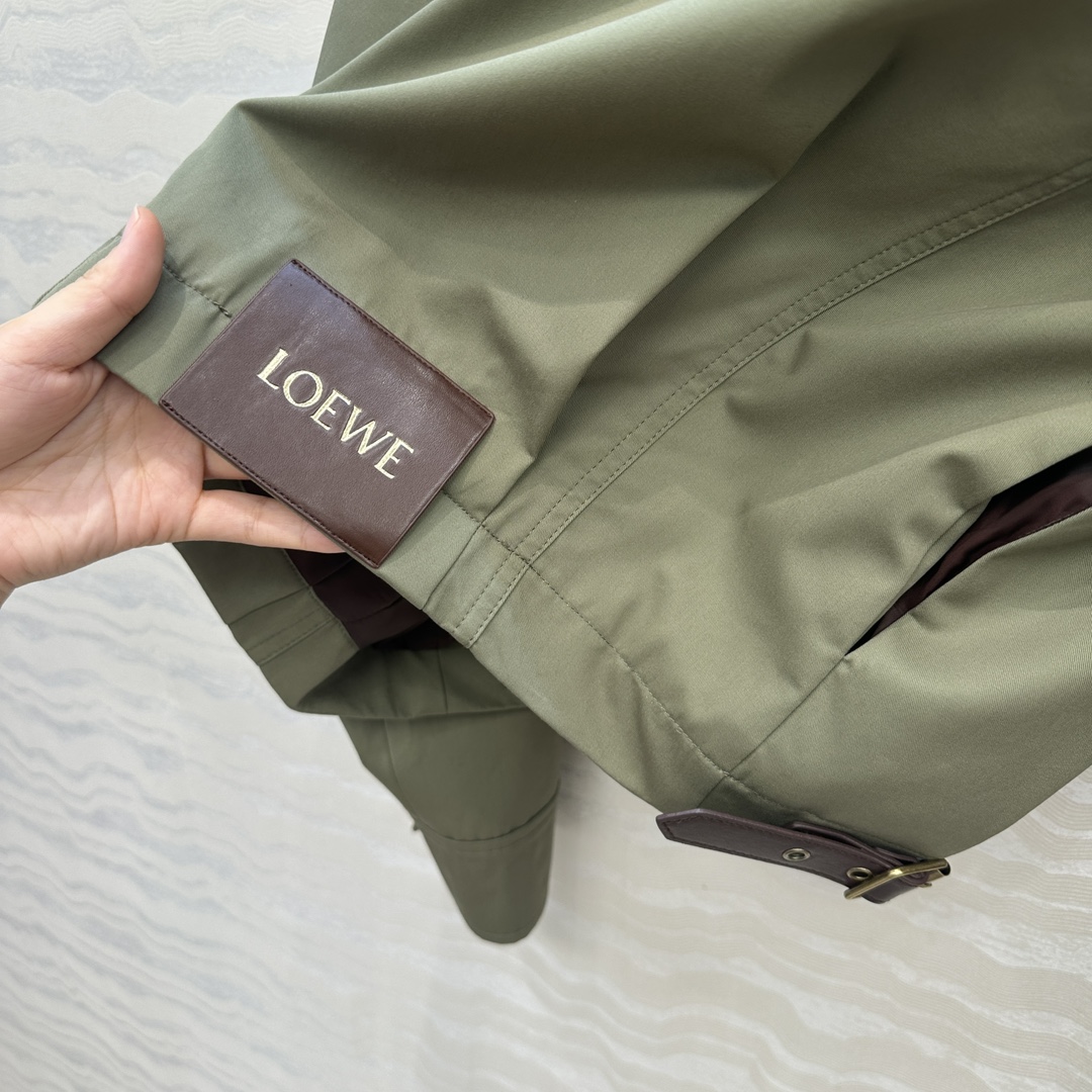 独家首发❤️爆单推荐，Lw时髦精穿搭！老干部夹克外套！拼接100%羊皮包边，摩登时髦收褶下摆皮扣设计！进