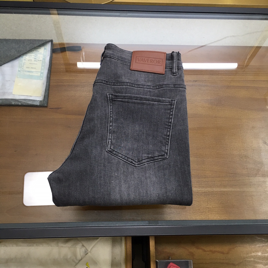 NO:613388,New Products [Reflection] 2025 New Men’s Jeans!  The number of trade-grade OEM products is extremely rare. The sophisticated and sophisticated production process has reached the ultimate effect. Classic style, original color cotton, classic plain twill denim surface woven by old-fashioned woven technology. Soft, delicate, comfortable and breathable, original hardware accessories are washed, and the texture is first-class!  Size 29-38,3537,,jeans,alexander wang19860909新品【反思】 2025新款 新款男士牛仔裤！ 贸易级别的代工品,数量极其稀少.精良精细的制作工艺程度已经达到极致效果.经典绝伦的款式,原色棉料,经典的平织斜纹牛仔布面经由老式梭织工艺机织.柔软细腻舒适透气,原版五金配件水洗,质感一流！尺码29-38,3537,,jeans,alexander wang,Men's clothing