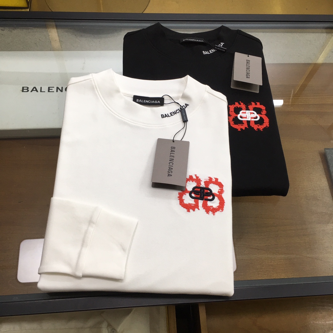 NO:611223,New product 'BLCA' Half turtleneck long-sleeved bottoming shirt X New product for autumn and winter!  High-end ready-to-wear series, fashionable light luxury classic fashionable round neck long-sleeved bottoming shirt, selected from high-quality 74.9 polyester fiber, 5.3 sheep wool, 19.8 viscose fiber blended custom fabrics, exquisitely embroidered logo in contrasting colors on the chest, the iconic brand uses contrasting colors for three-dimensional embroidery, black white M-3XL.,, alexander wang19860909新品《BLCA》 半高领长袖打底衫 X秋冬季节新品！高端成衣系列时尚轻奢经典时尚圆领长袖打底衫,甄选优质74.9聚酯纤维、5.3绵羊毛,19.8粘纤混纺定制面料,胸前撞色精美刺绣Logo徽标,标志性品牌使用撞色进行立体刺绣立体 黑色 白色 M-3XL.,,alexander wang,Men's clothing