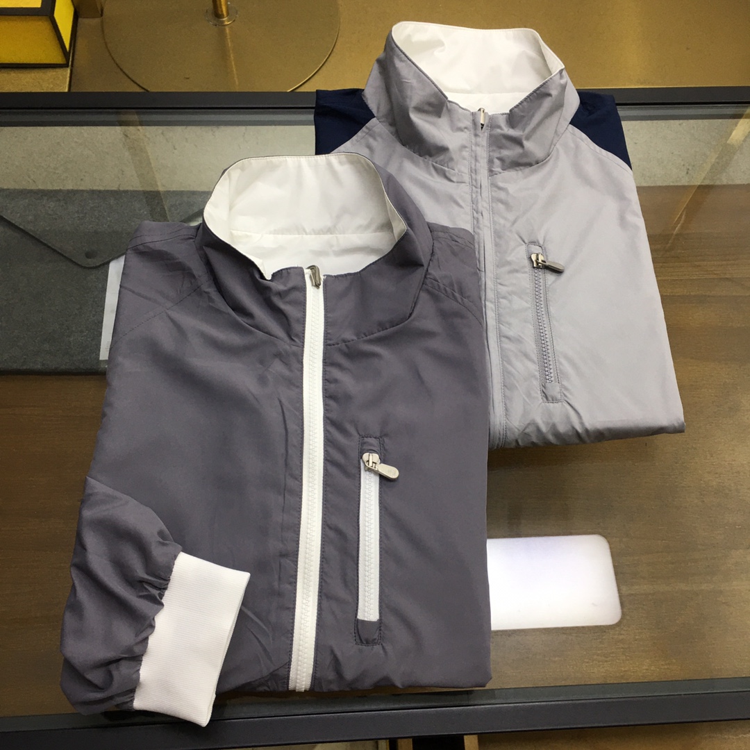 NO:611198,New product launch 'Bc* Reversible' 25 autumn and winter original double-sided jackets, fashionable jackets and windbreakers made of imported Italian fabrics. European counters are synchronized, the upper body is more casual and generous, and the counter's original hardware luxury high-end customized accessories are new!  The highest quality shipments in the market, original accessories, the ultimate in luxury!  Soft and comfortable. The upper body is very handsome!  Suitable for any scene!  Size M-XXXL,,jackets & coats,jackets & coats,alexander wang19860909新品上市《Bc*双面穿》 25秋冬原单狠货双面夹克 意大利进口面料时尚夹克风衣外套.欧洲专柜同步,上身更随意大方,专柜原版五金奢华高档定制配饰新作！市场最高品质出货、原版辅料,奢华极致！柔软舒适.上身爆帅！适合任意场景！ 尺码M-XXXL,,jackets & coats,jackets & coats,alexander wang,Men's clothing