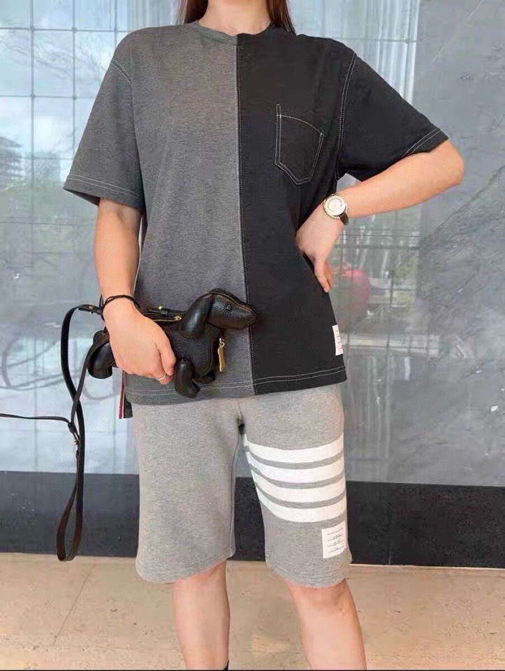 THOM BROWNE 汤姆布朗 TB双拼色明线开衩纯棉短袖圆领T恤 男女同款情侣款\n码数：1-5 颜