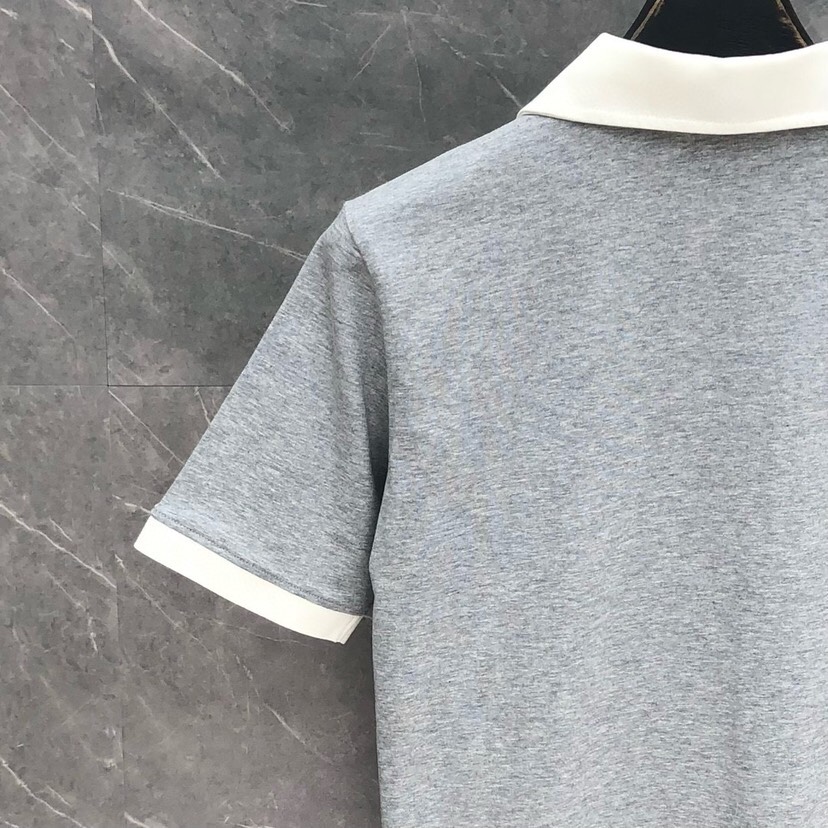 THOM BROWNE 汤姆布朗 TB小白领平纹翻领POLO，短袖翻领T恤Polo衫\n码数：1-5 颜