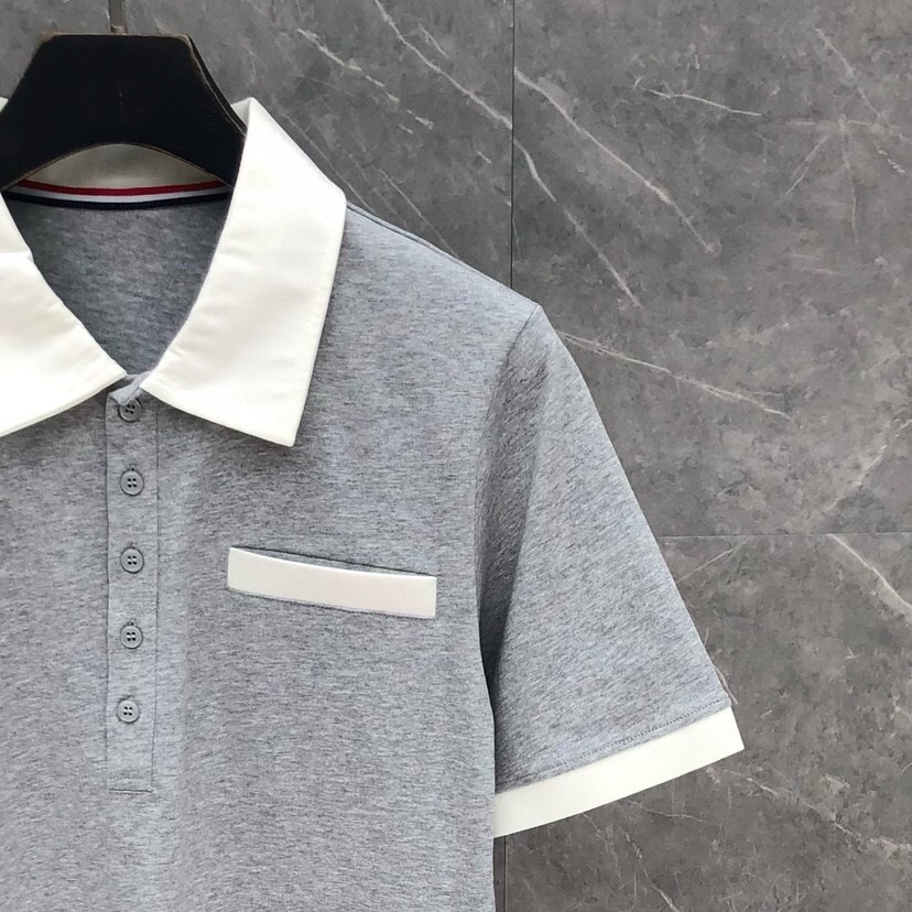 THOM BROWNE 汤姆布朗 TB小白领平纹翻领POLO，短袖翻领T恤Polo衫\n码数：1-5 颜