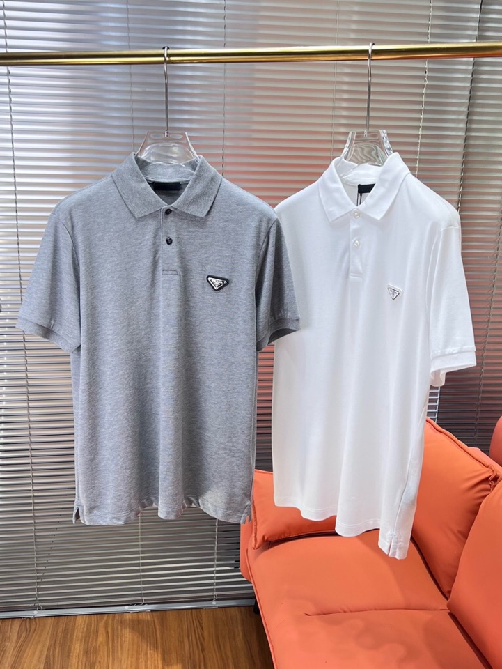 Prada 普拉达三角标短袖翻领T恤Polo衫，原版珠地针织面料，纱线定制定染染面料，定制加厚贝壳扣。还
