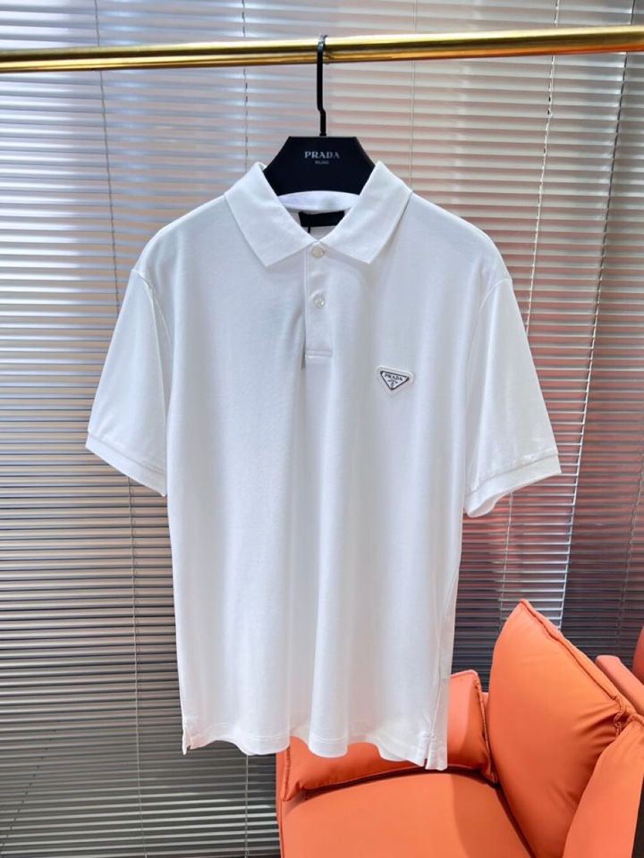 Prada 普拉达三角标短袖翻领T恤Polo衫，原版珠地针织面料，纱线定制定染染面料，定制加厚贝壳扣。还