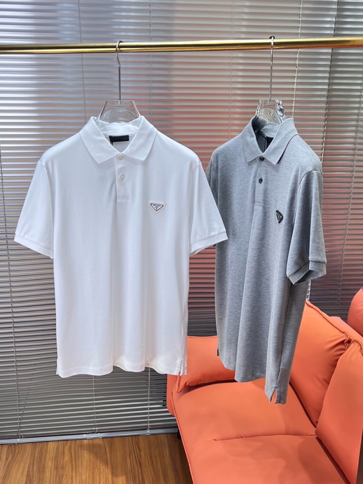 Prada 普拉达三角标短袖翻领T恤Polo衫，原版珠地针织面料，纱线定制定染染面料，定制加厚贝壳扣。还