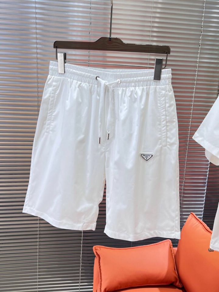 Prada 普拉达 男士三角标短裤连帽套装，原版定制高密度尼龙，面料挺阔立体，松紧系带，精细手工，每一个
