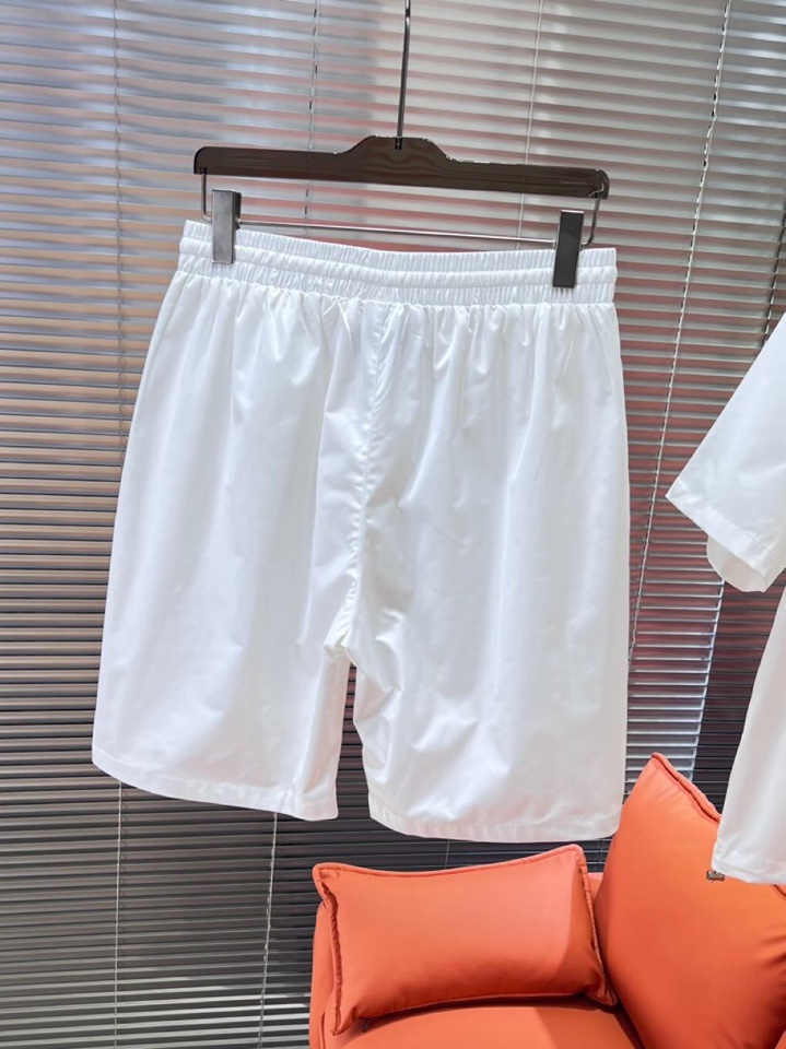 Prada 普拉达 男士三角标短裤连帽套装，原版定制高密度尼龙，面料挺阔立体，松紧系带，精细手工，每一个